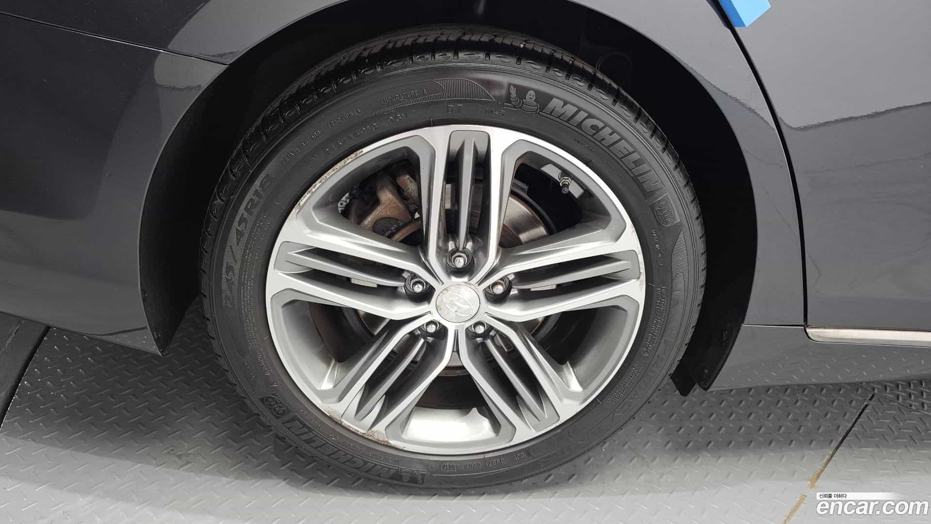 Grandeur Hyundai 2018.2-OUTER-005