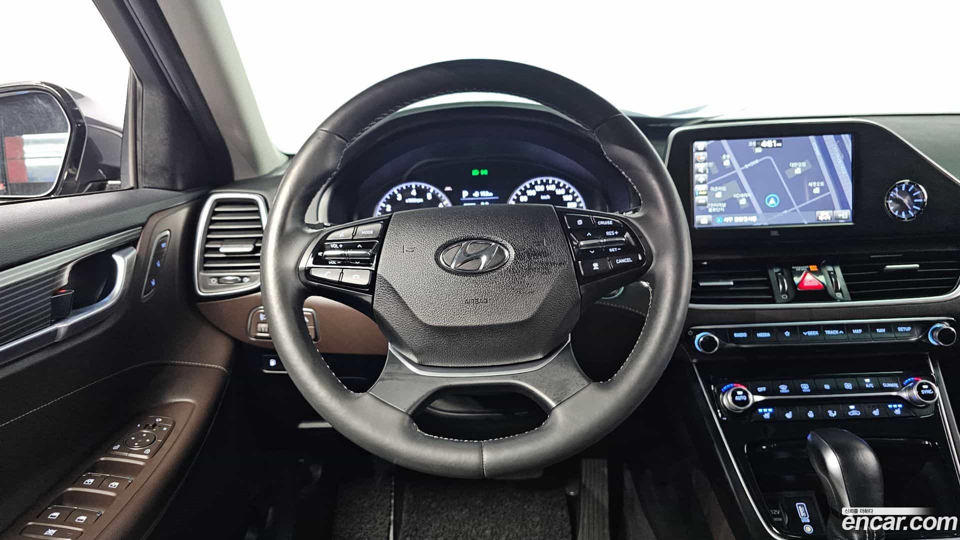 Grandeur Hyundai 2018.2-OPTION-016