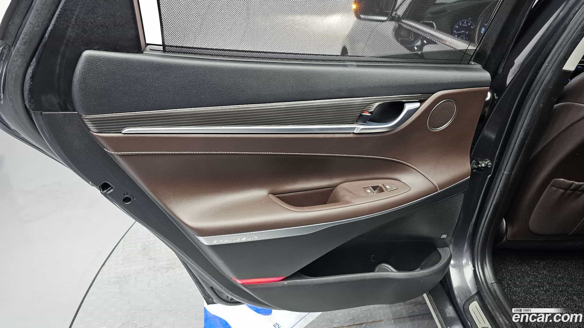 Grandeur Hyundai 2018.2-INNER-035
