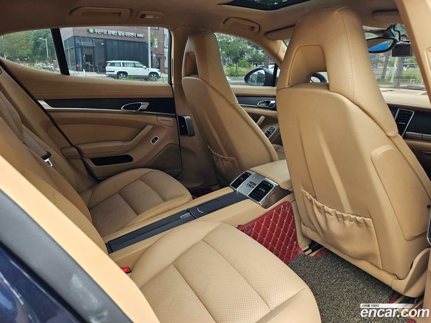 Panamera Porsche 2011.4-OPTION-018