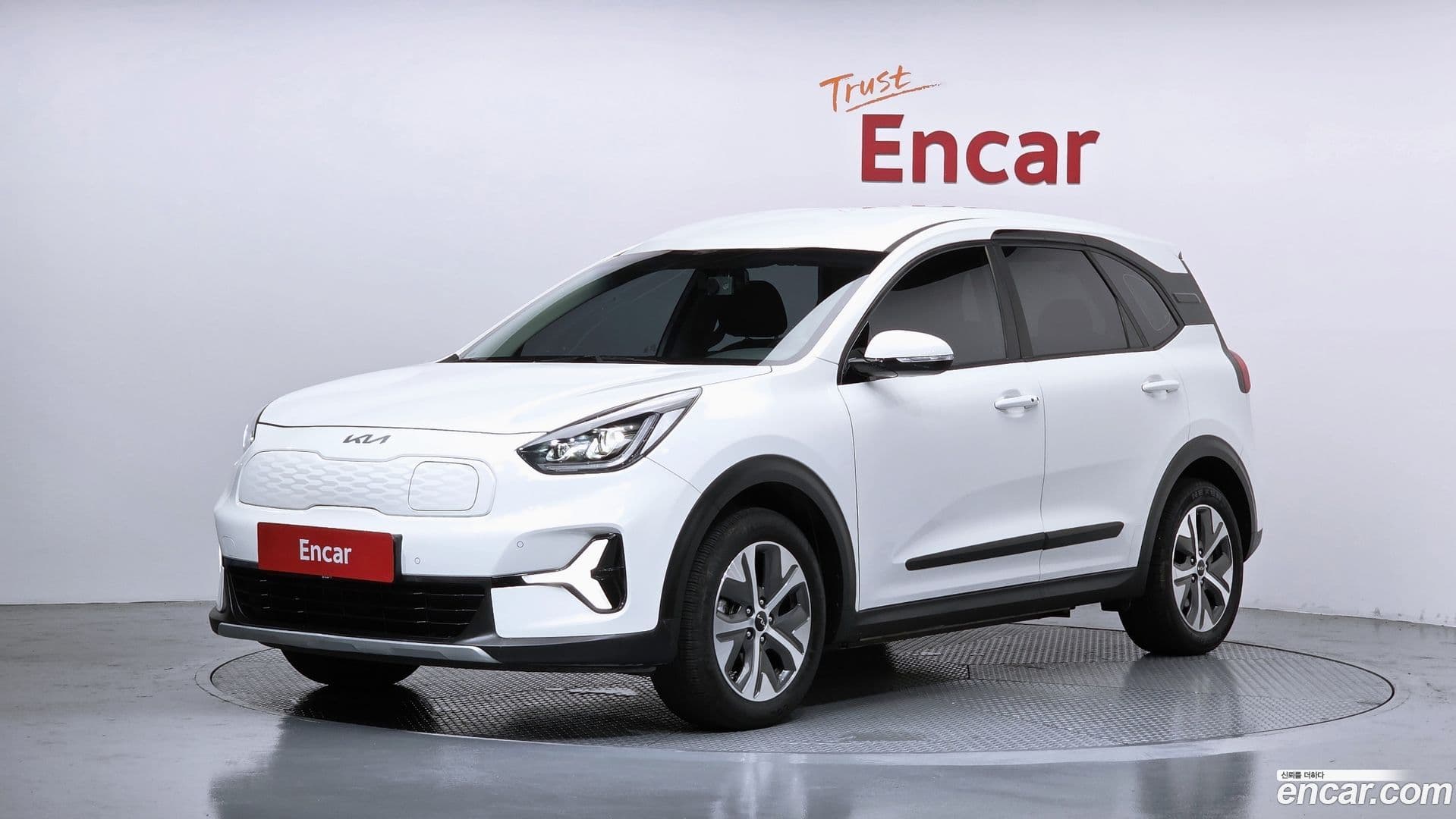 Main__Slider__Photo:Niro Kia 2022.8-0
