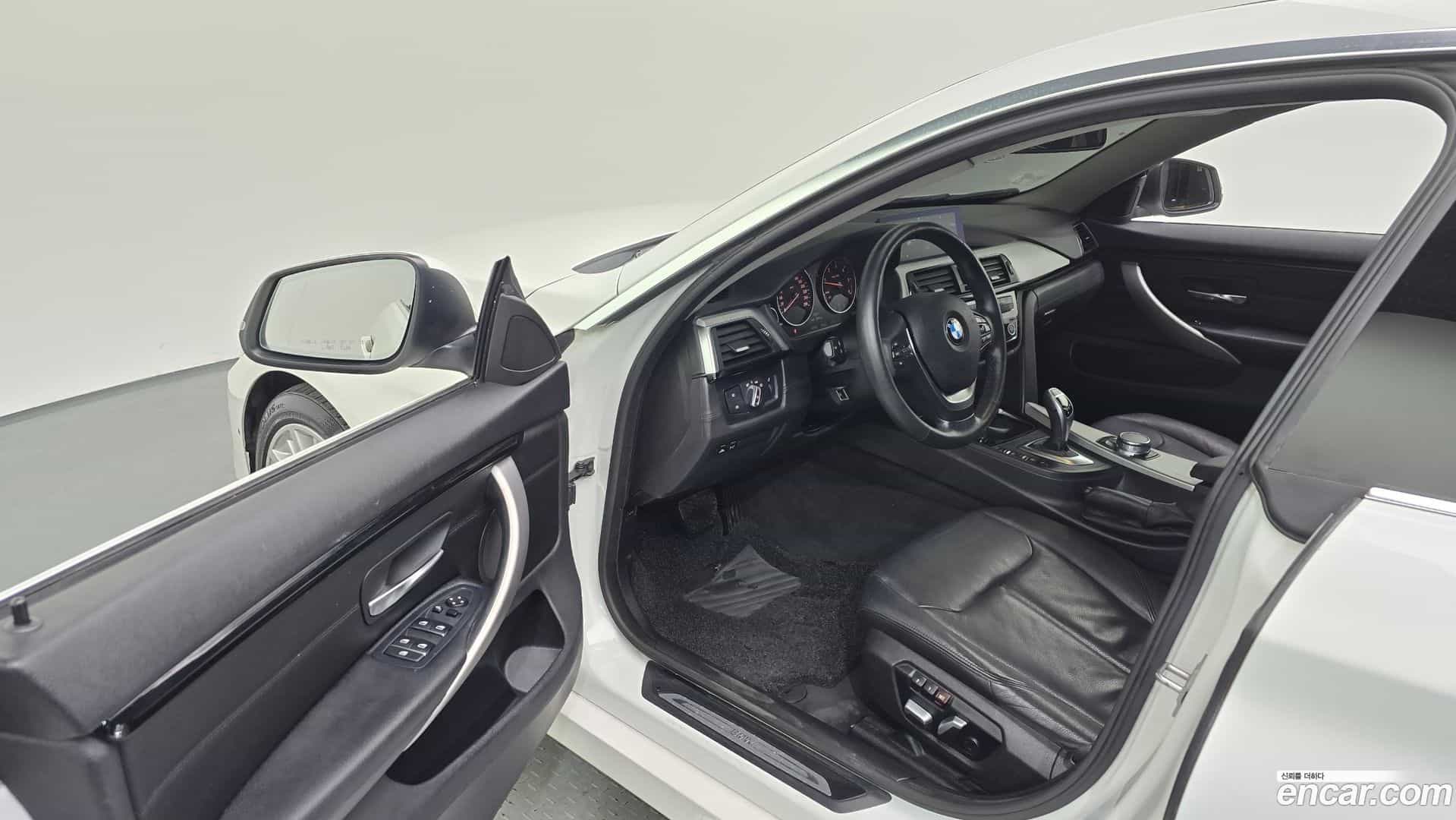 4-Series BMW 2018.4-INNER-010