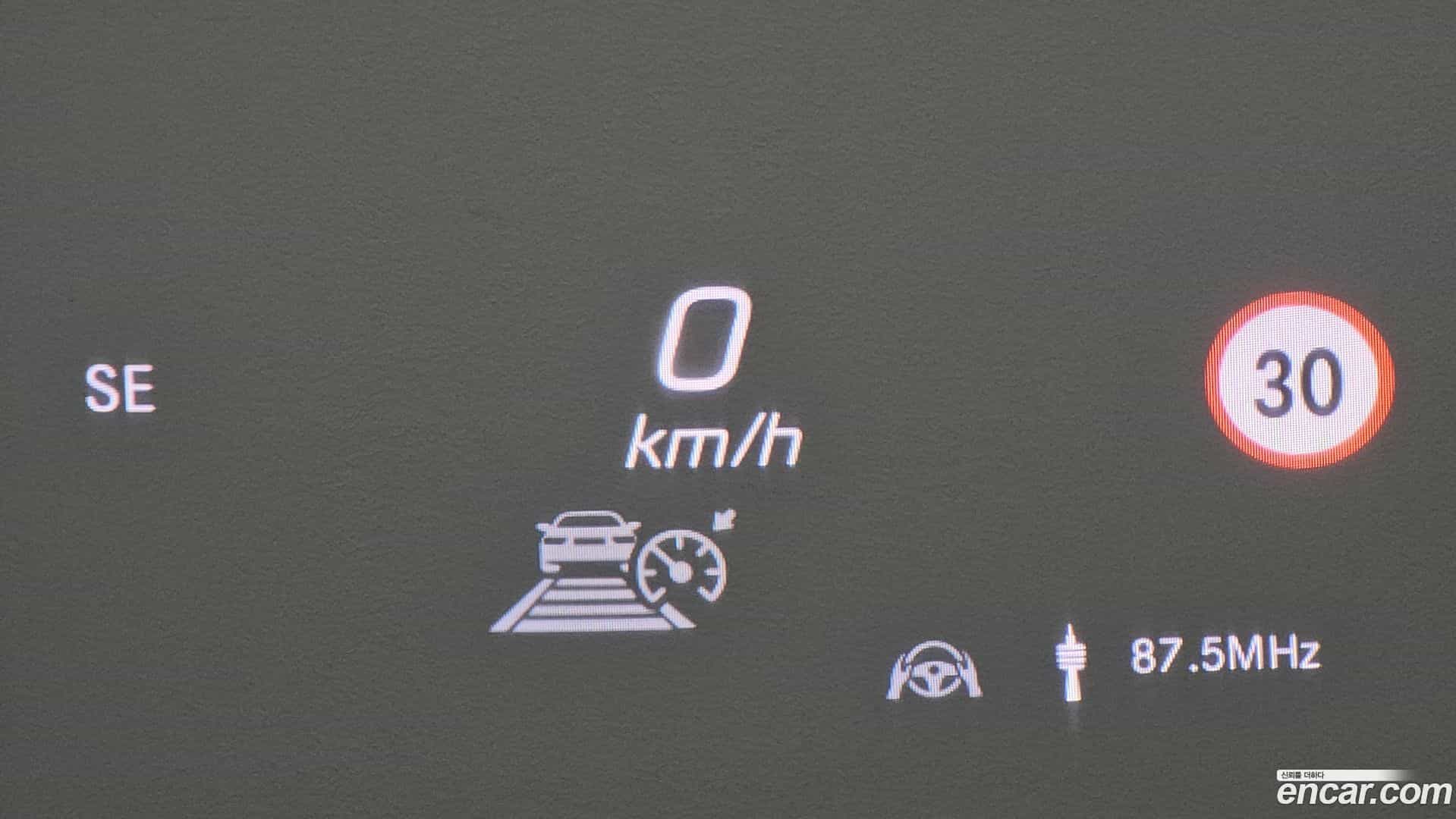 GLE-Class Mercedes-Benz 2022.8-OPTION-024