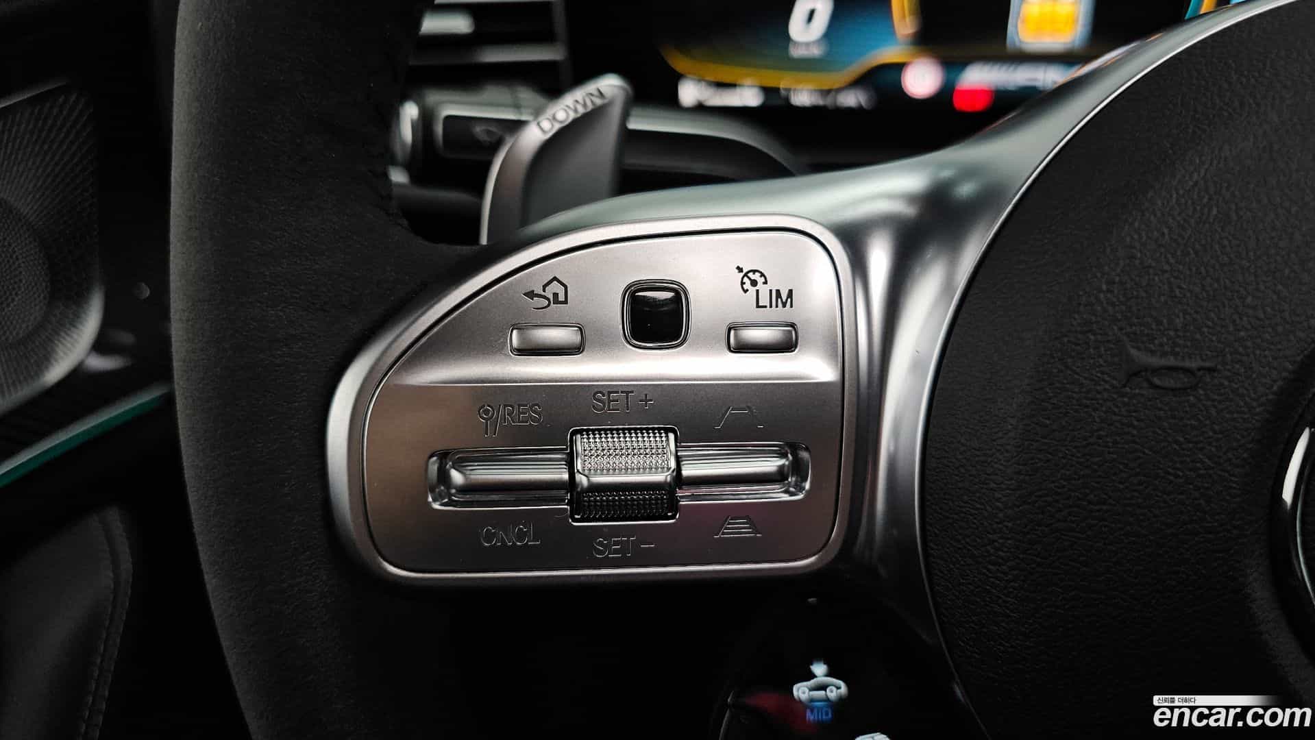GLE-Class Mercedes-Benz 2022.8-OPTION-044