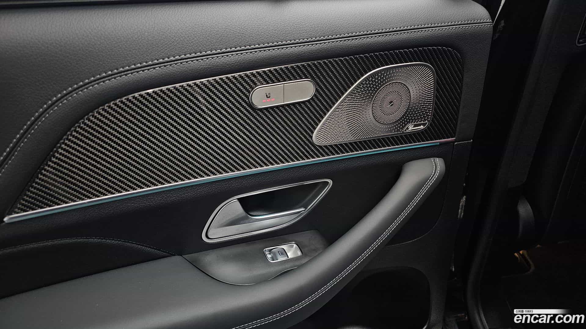GLE-Class Mercedes-Benz 2022.8-OPTION-046