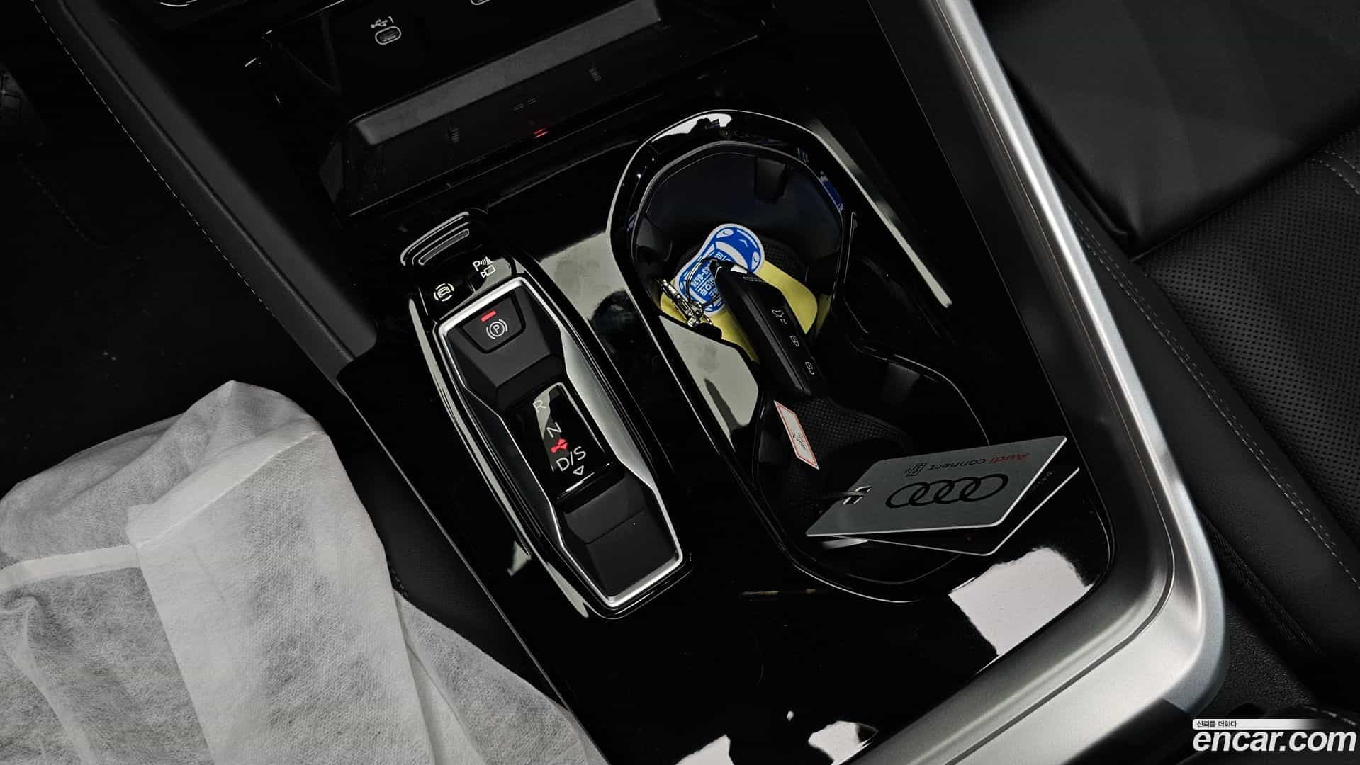 Q5 Audi 2025.11-INNER-009