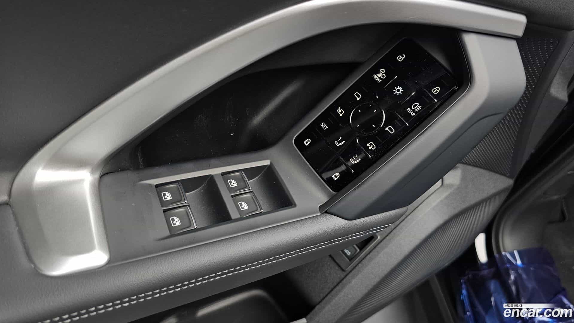 Q5 Audi 2025.11-OPTION-021