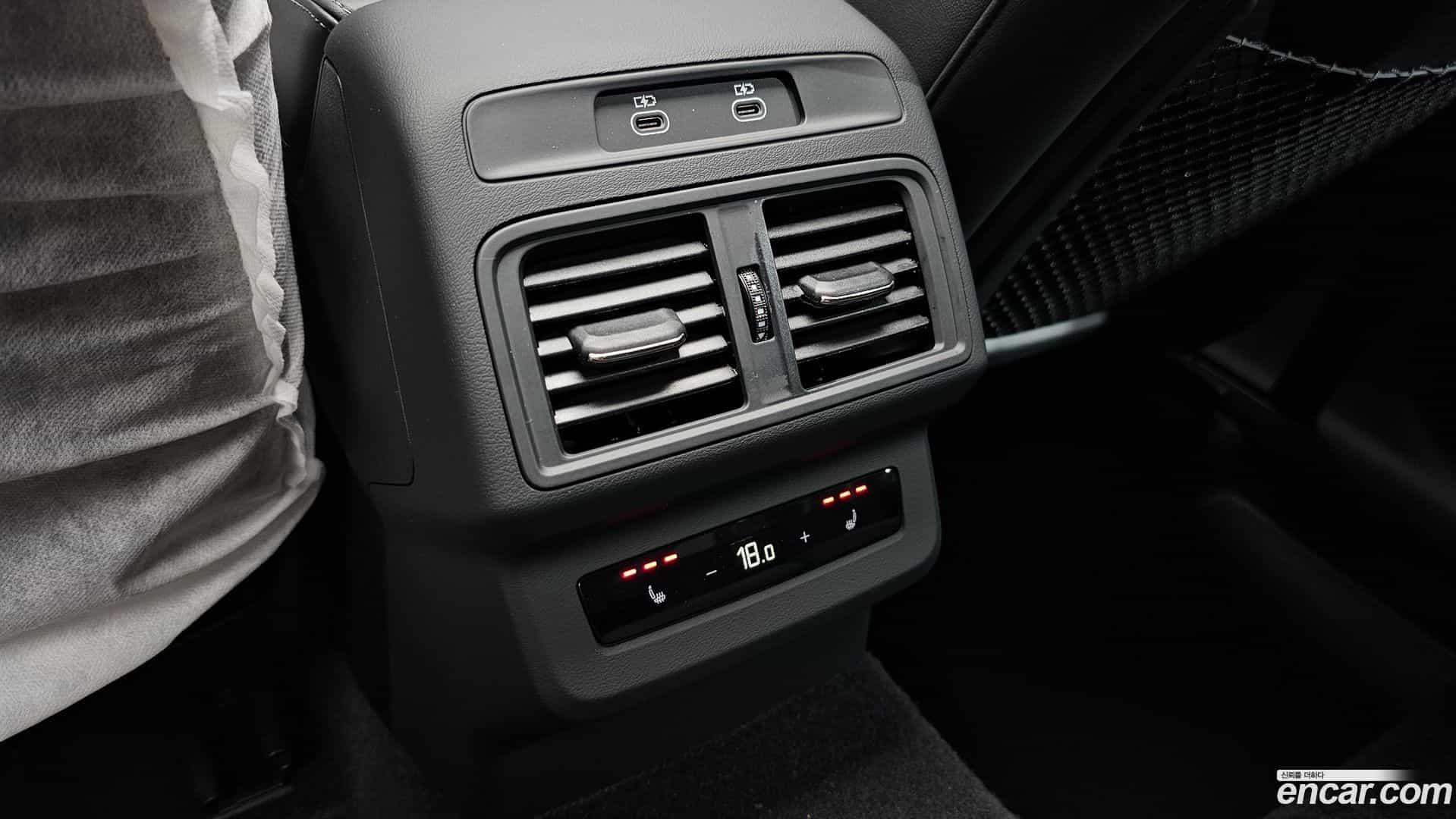 Q5 Audi 2025.11-OPTION-023