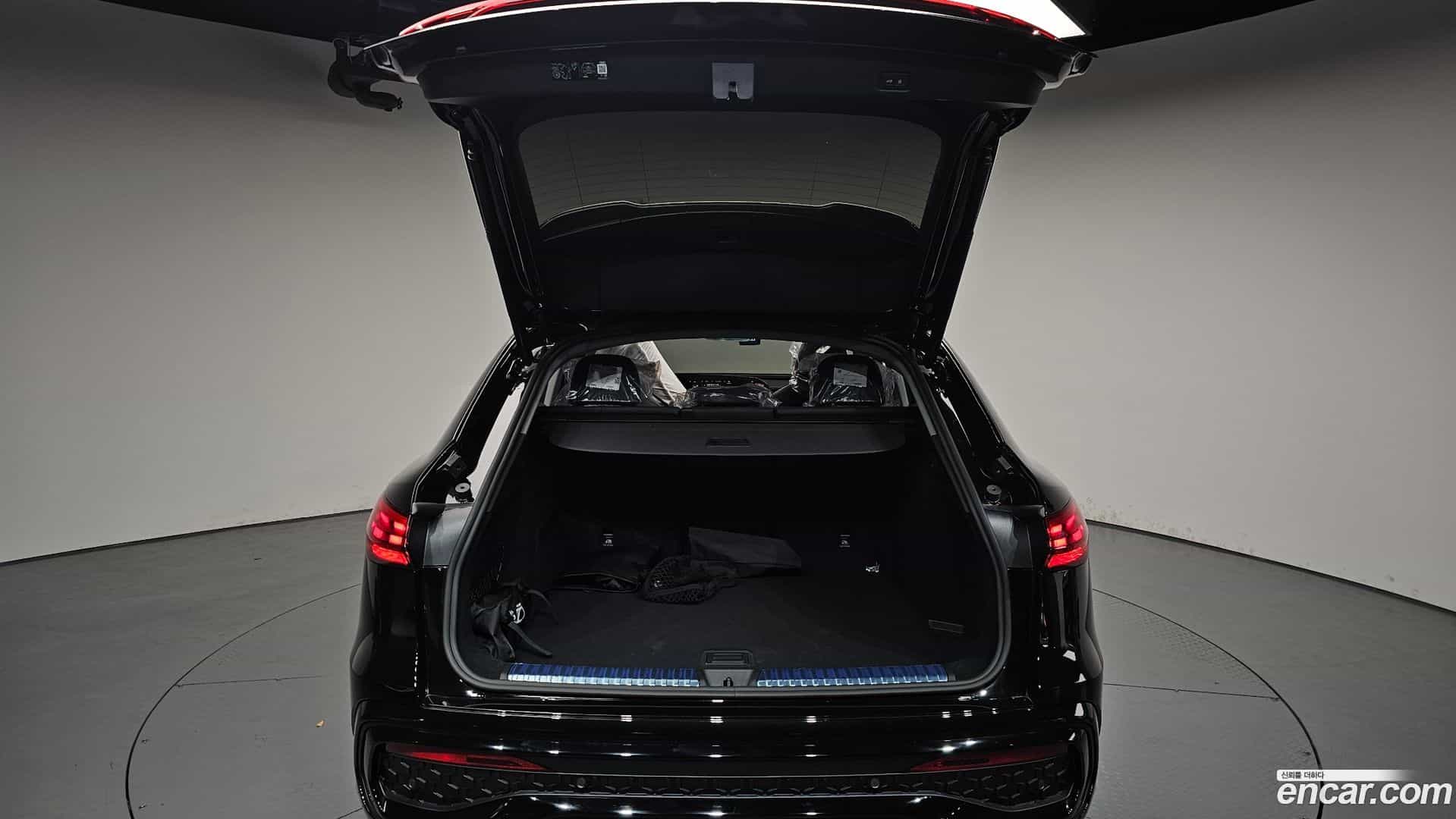 Q5 Audi 2025.11-OPTION-024