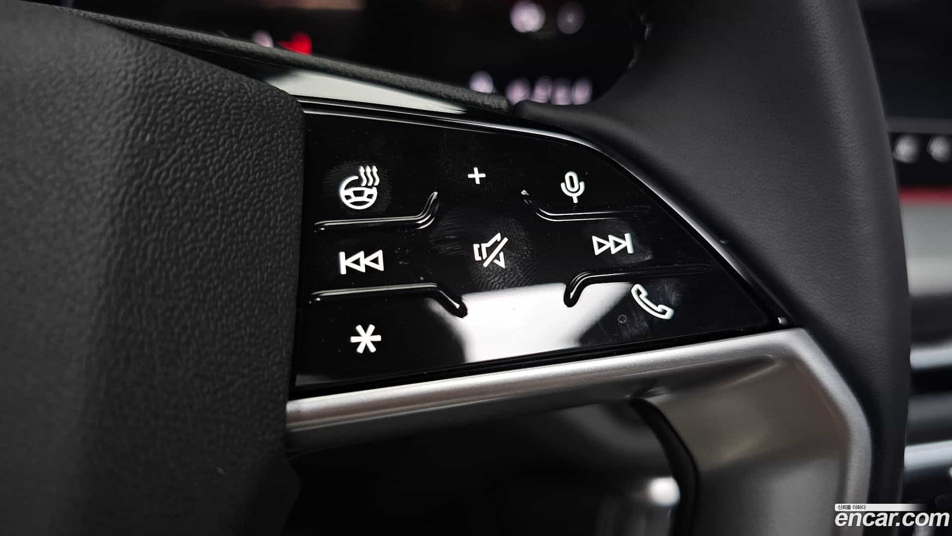 Q5 Audi 2025.11-OPTION-046