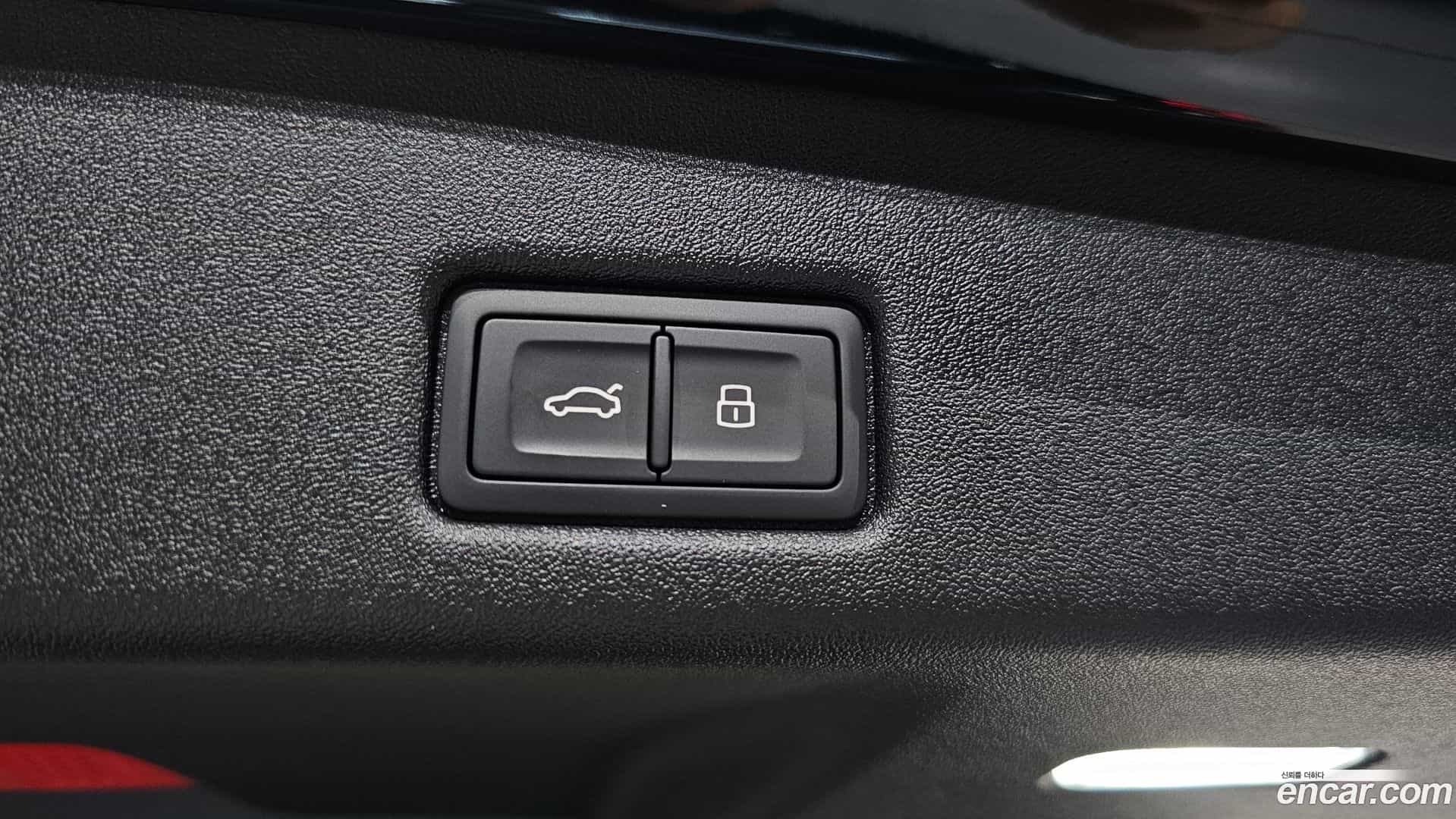 Q5 Audi 2025.11-OPTION-048