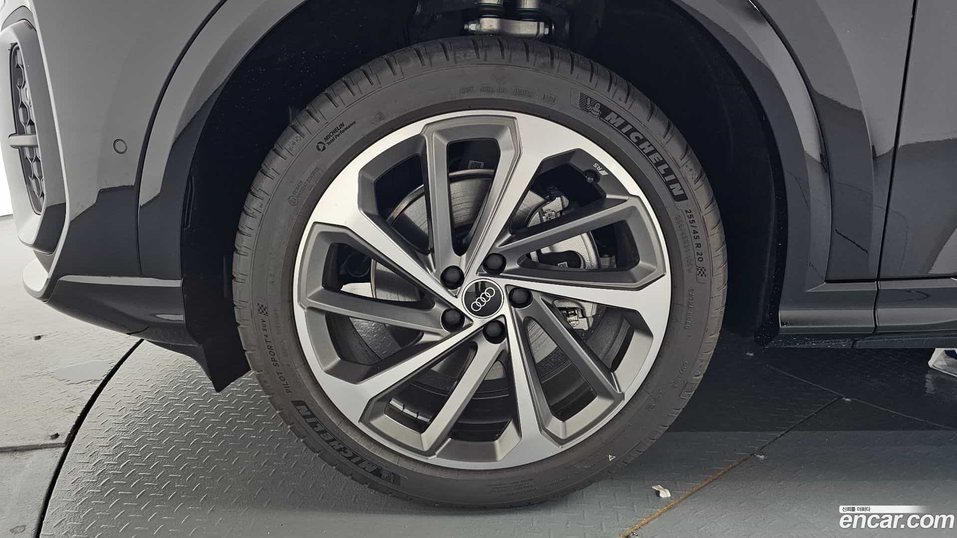 Q5 Audi 2025.11-OUTER-005