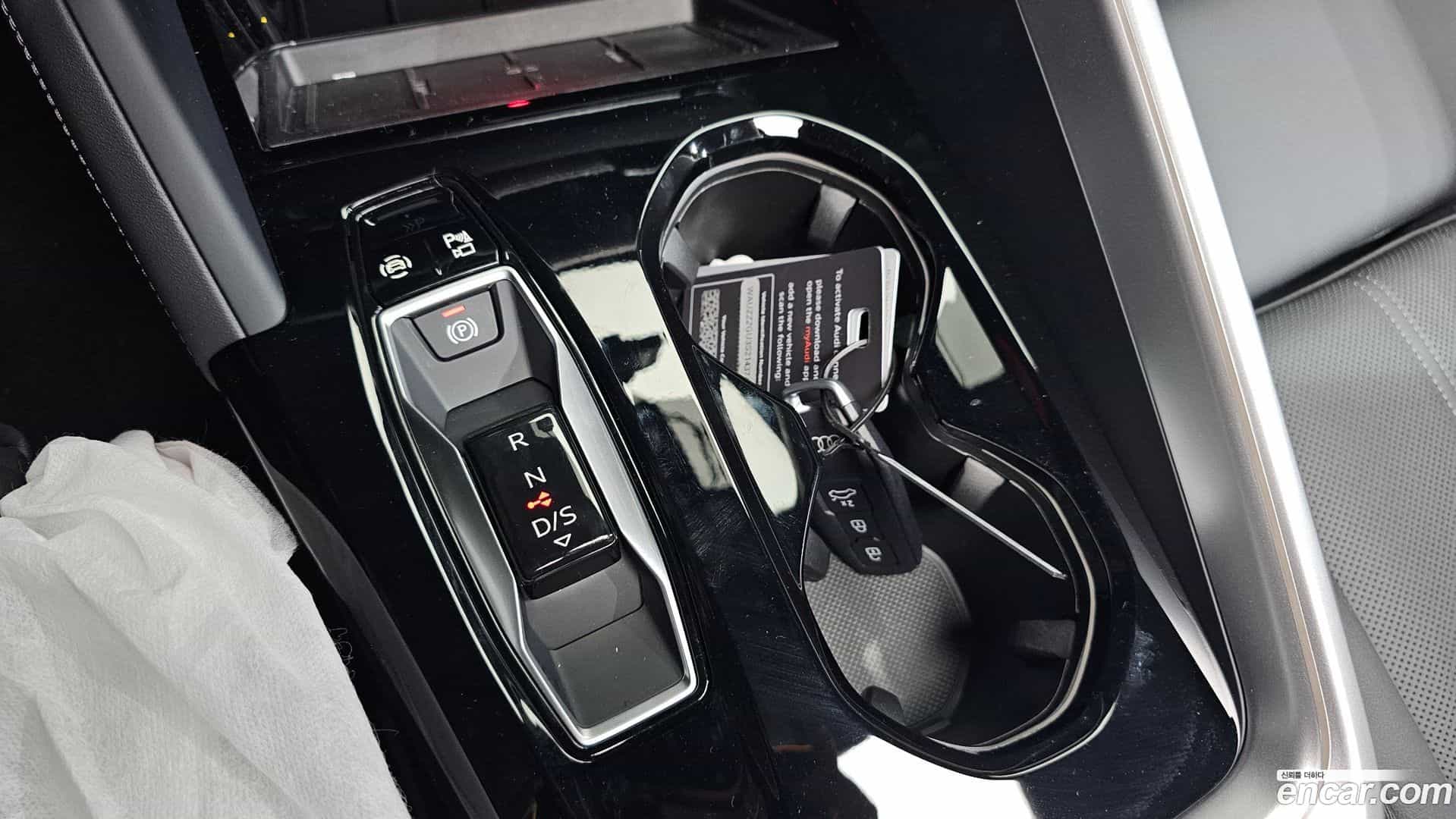Q5 Audi 2025.11-INNER-009