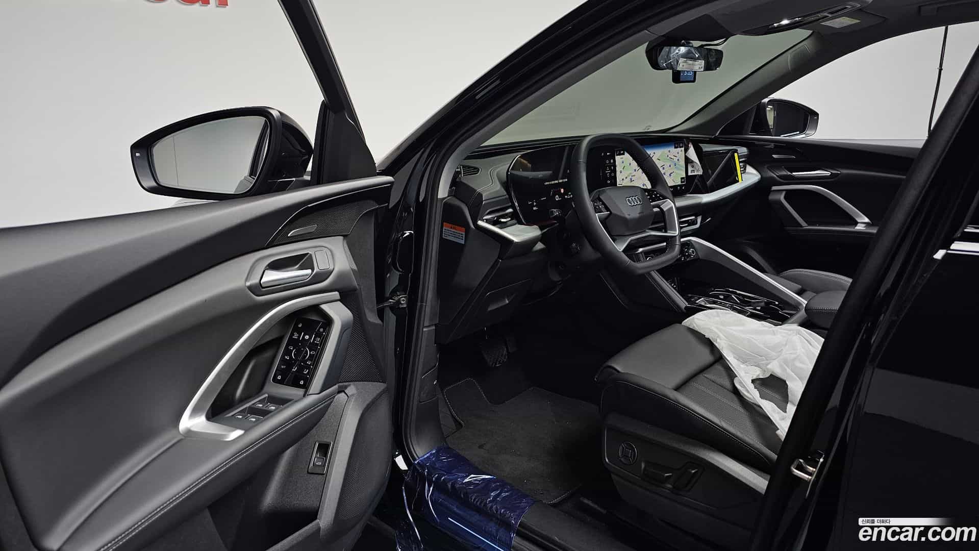 Q5 Audi 2025.11-OPTION-015
