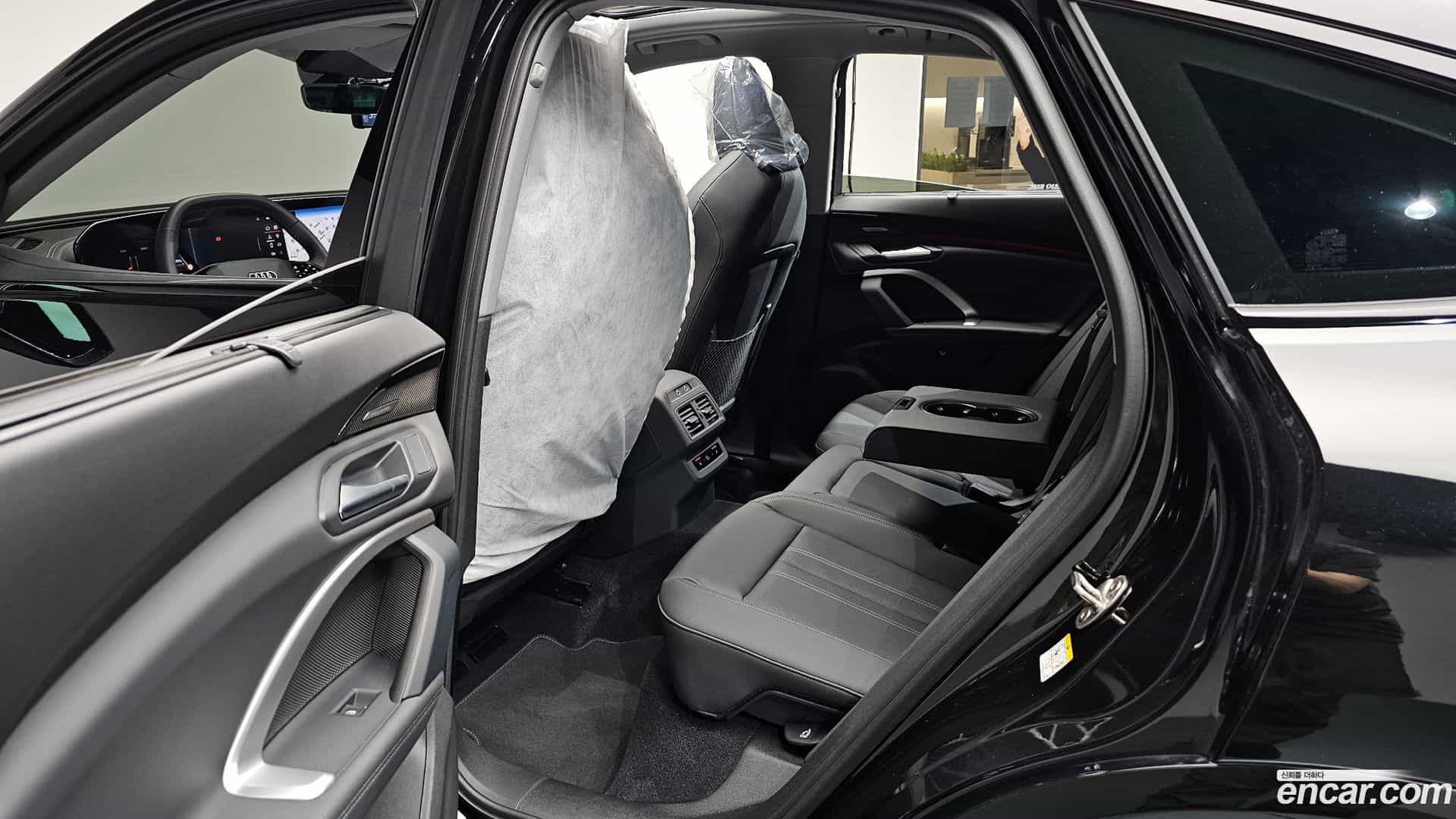 Q5 Audi 2025.11-OPTION-016