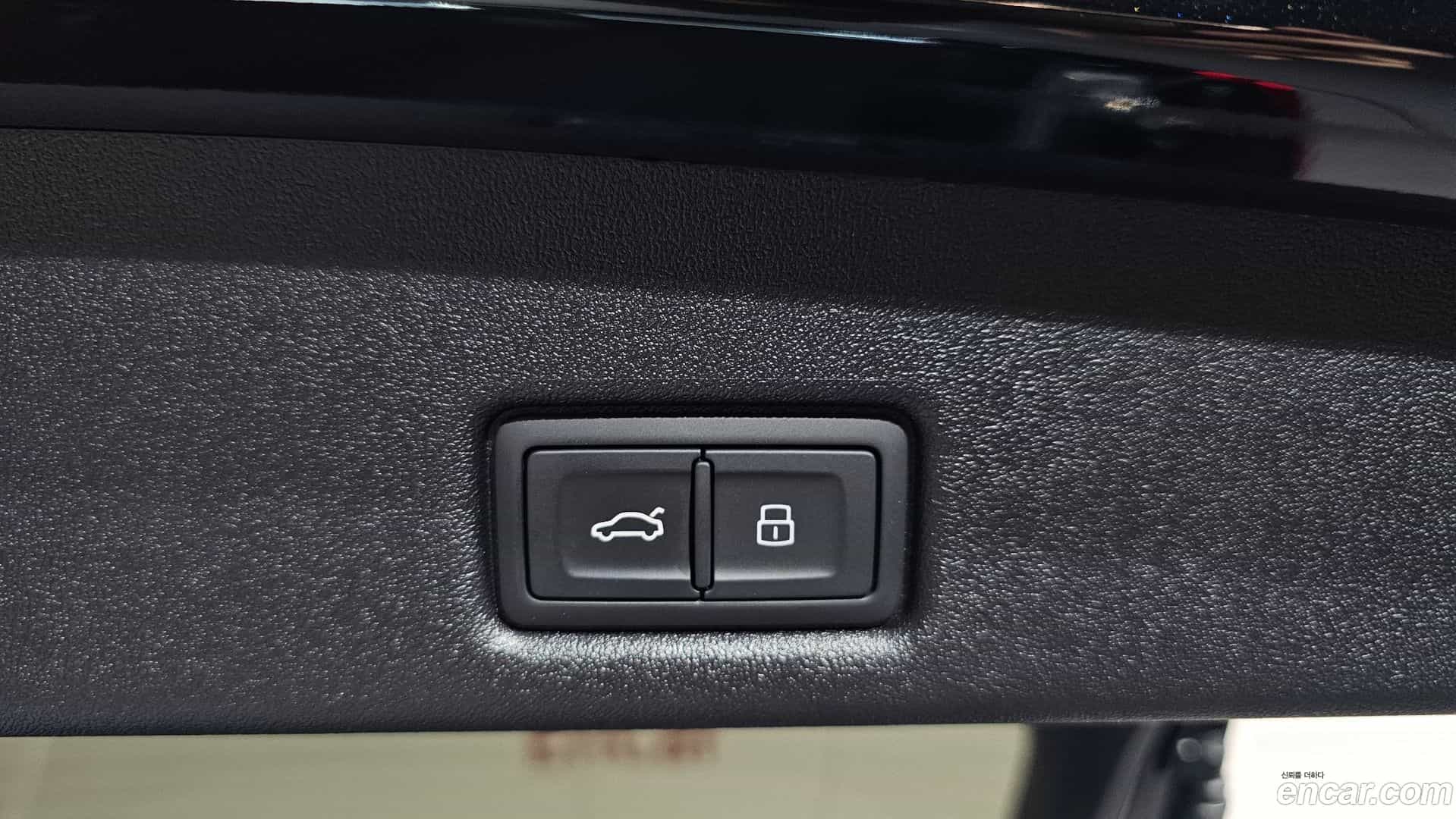 Q5 Audi 2025.11-OPTION-047