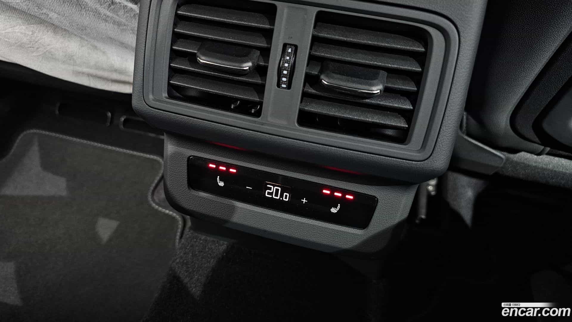 Q5 Audi 2025.11-OPTION-048