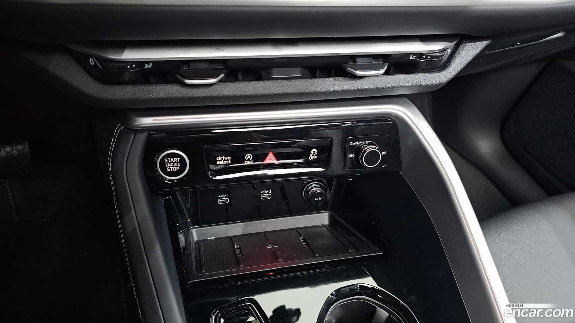 Q5 Audi 2025.11-OPTION-050