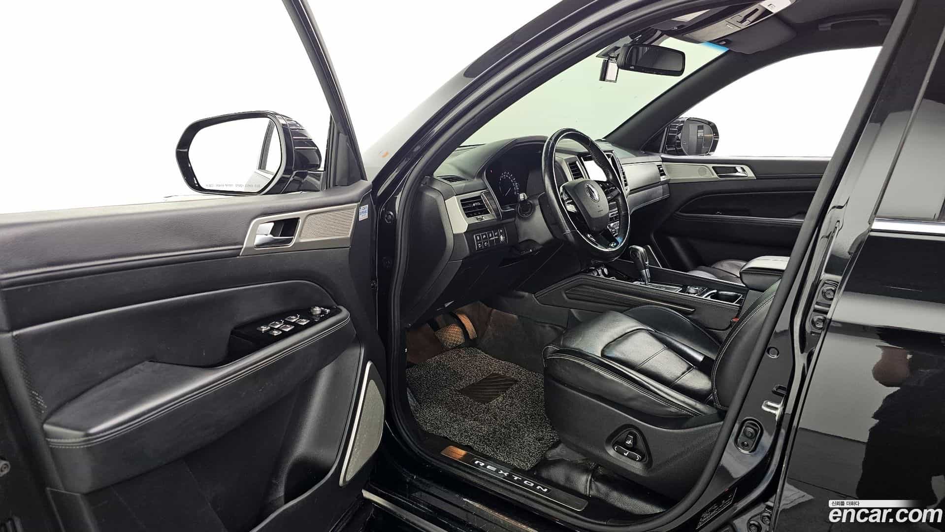 Rexton KG Mobility 2017.4-INNER-010