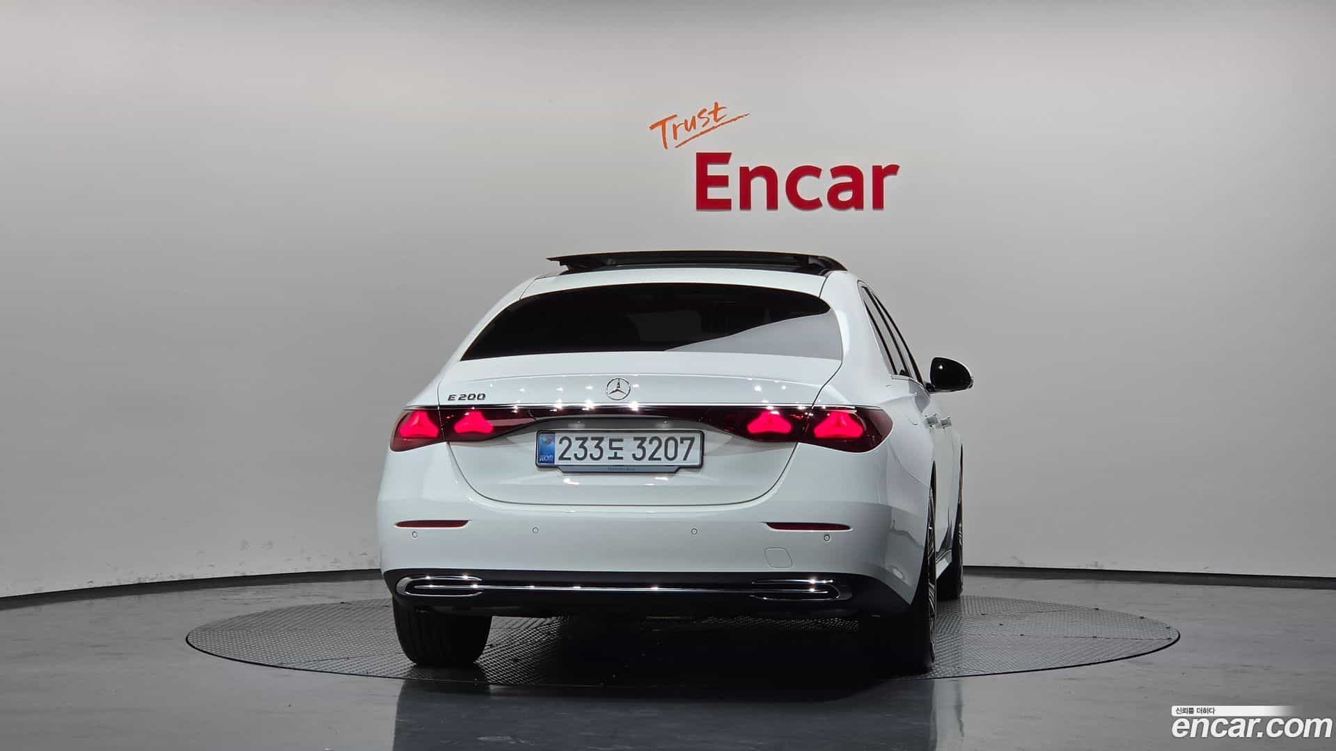 E-Class Mercedes-Benz 2025.3-OUTER-004