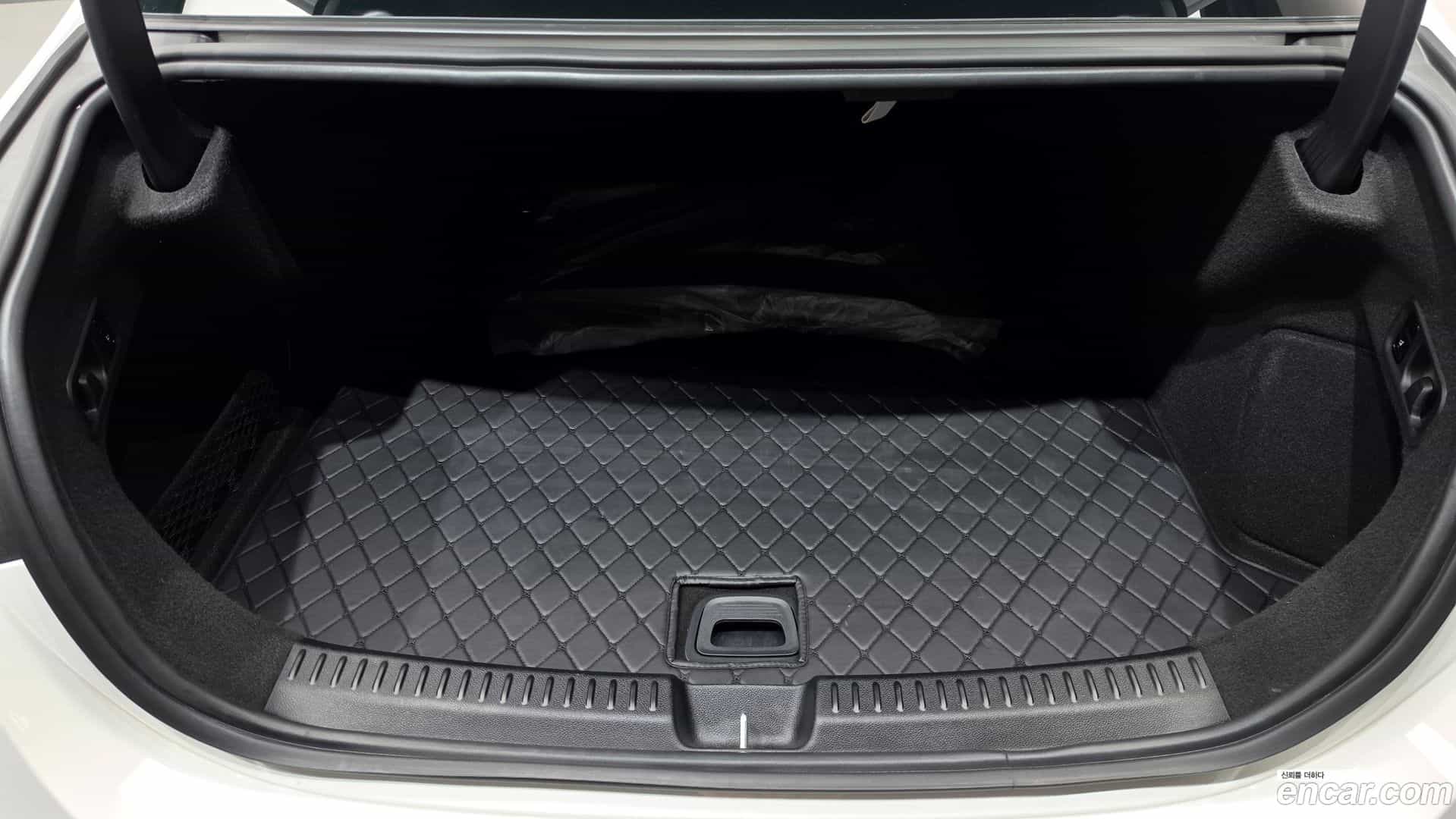 E-Class Mercedes-Benz 2025.3-OPTION-024