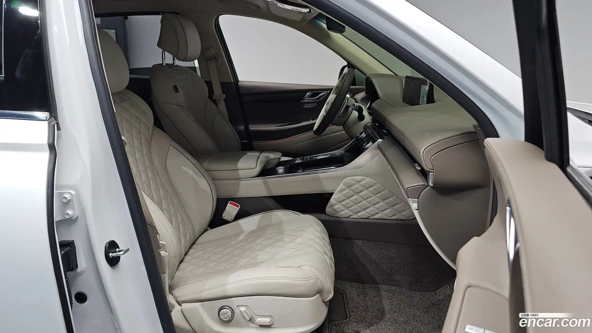 GV80 Genesis 2022.6-INNER-010