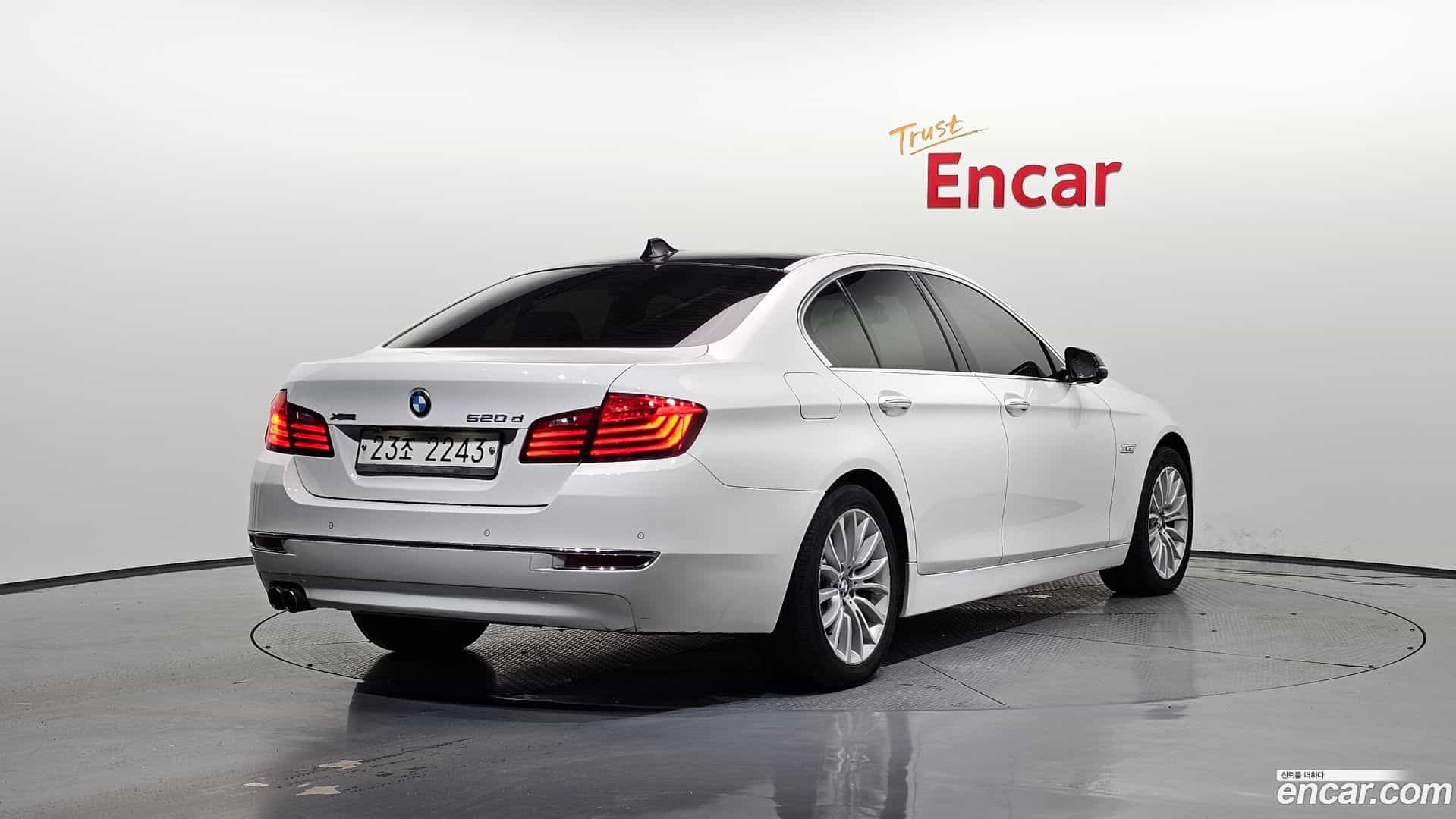 5-Series BMW 2013.9-OUTER-002