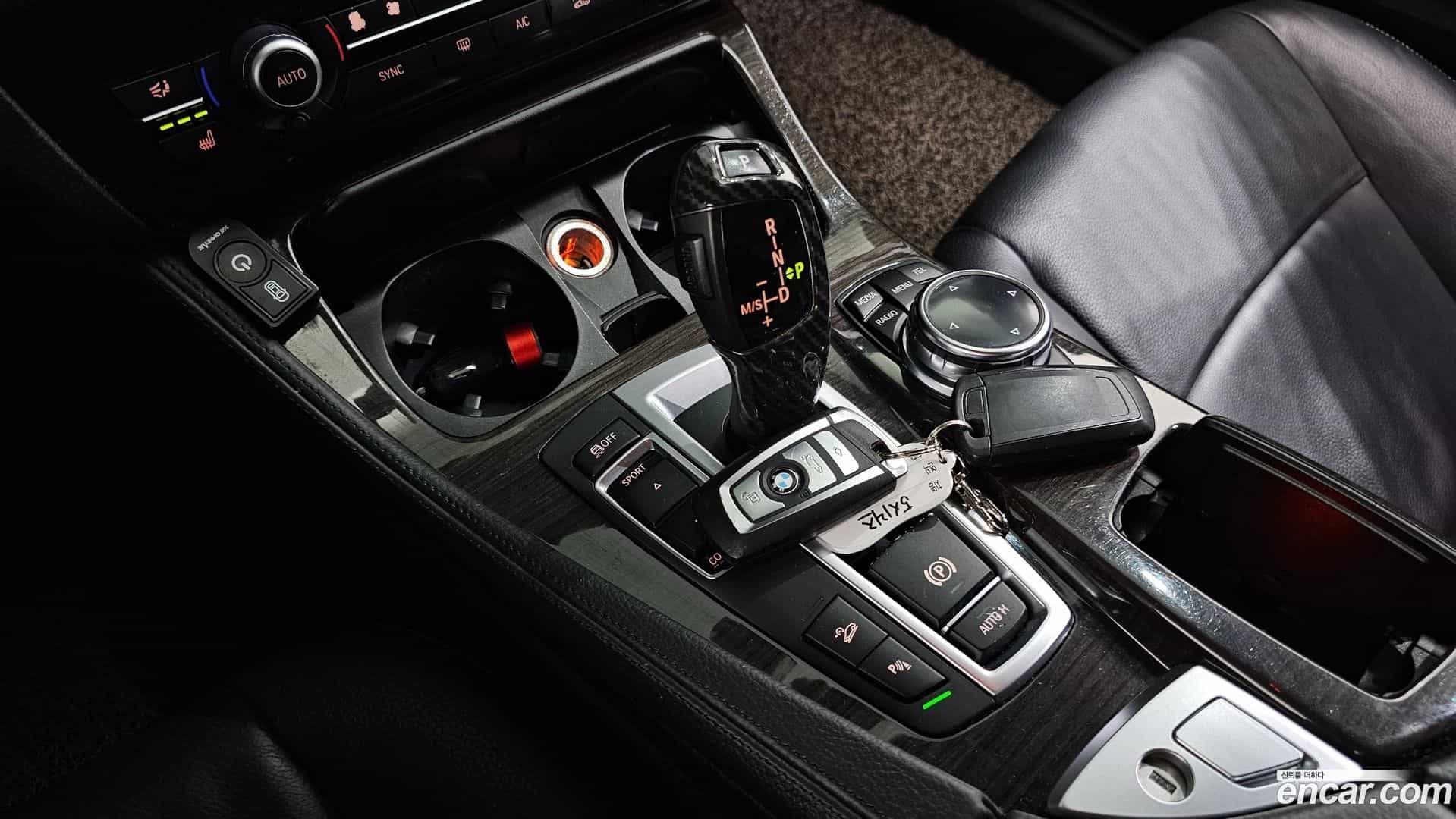 5-Series BMW 2013.9-INNER-009