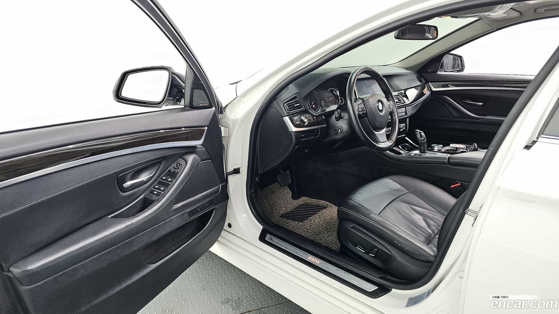 5-Series BMW 2013.9-INNER-010