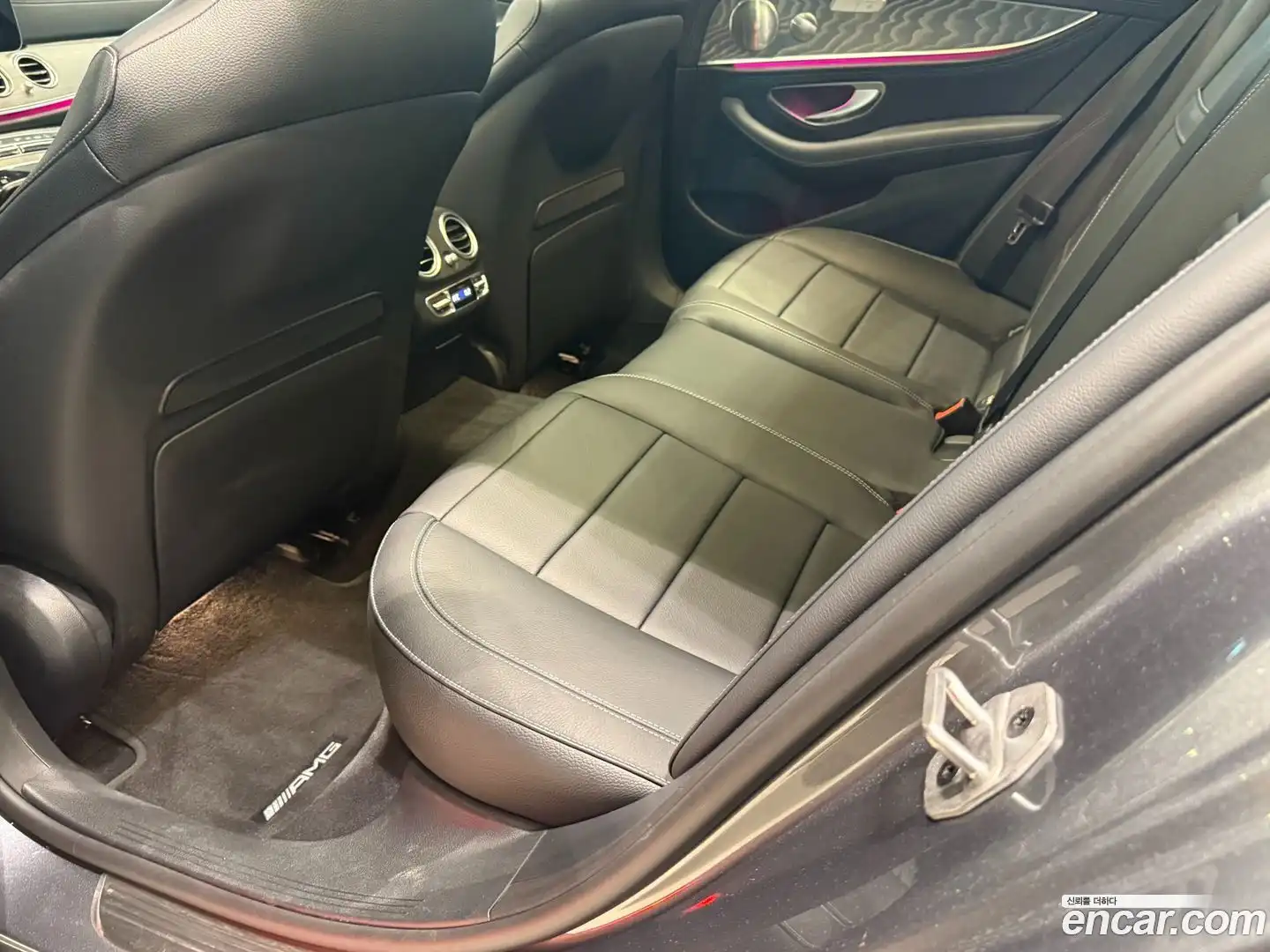 E-Class Mercedes-Benz 2022.4-INNER-010