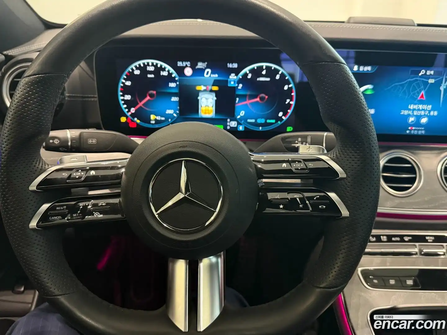 E-Class Mercedes-Benz 2022.4-OPTION-016