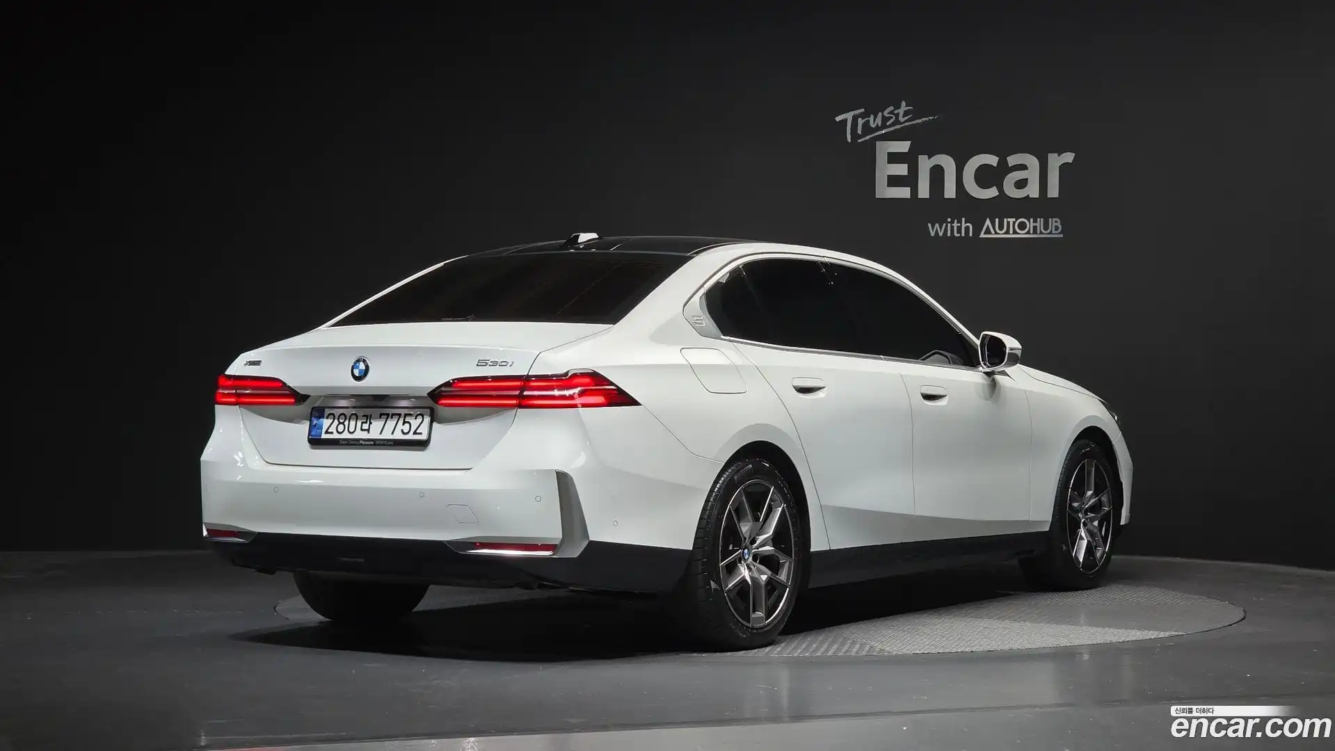 5-Series BMW 2023.9-OUTER-002