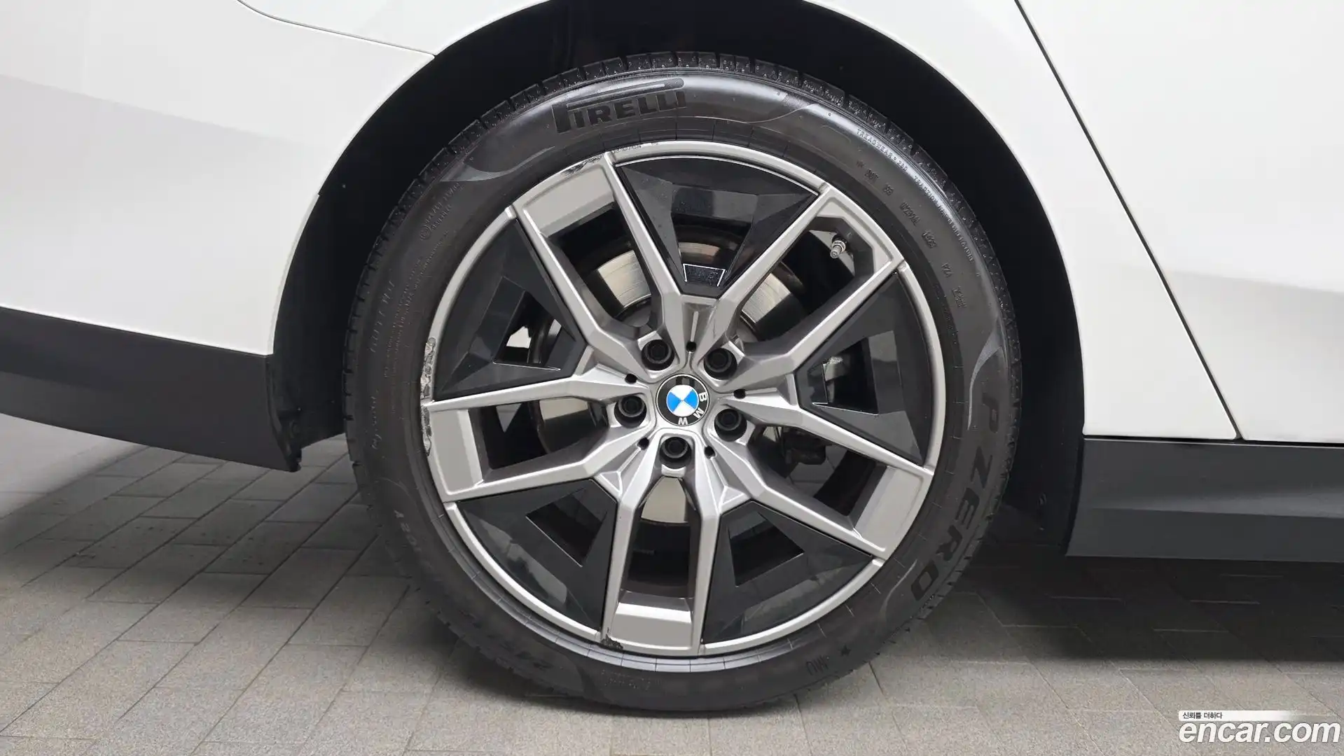 5-Series BMW 2023.9-OUTER-005