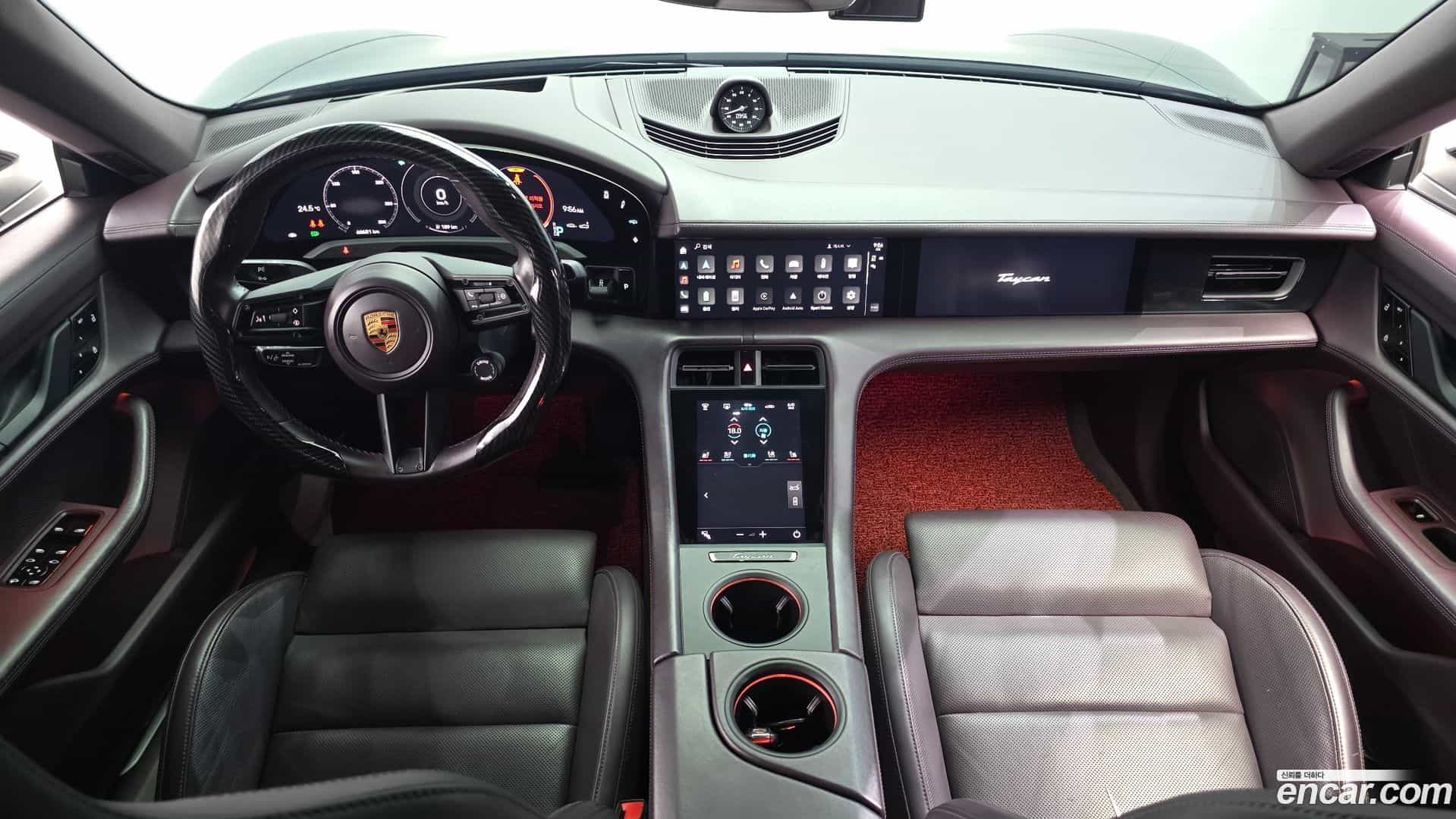 Taycan Porsche 2021.10-INNER-007