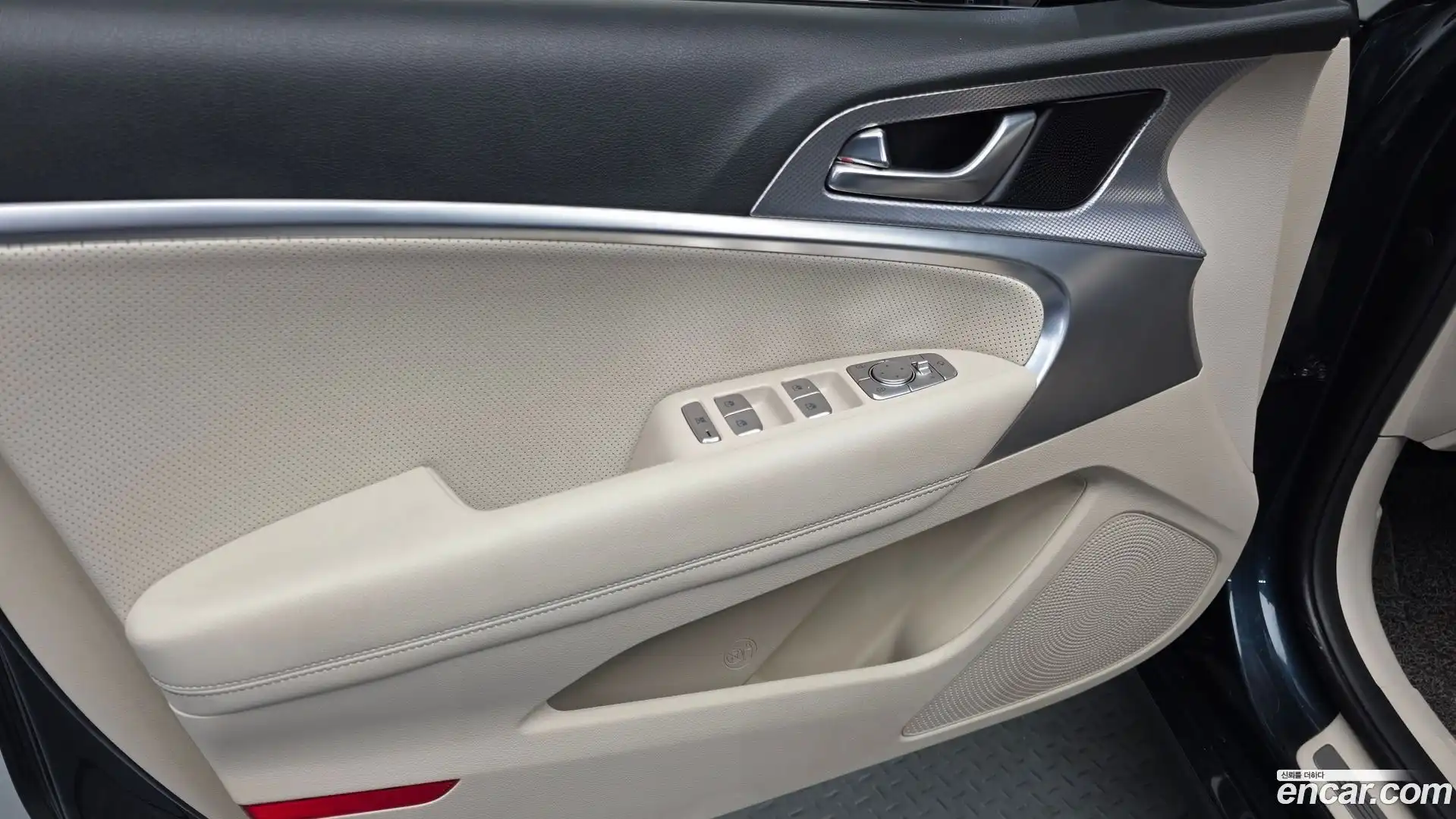 G70 Genesis 2021.11-INNER-034