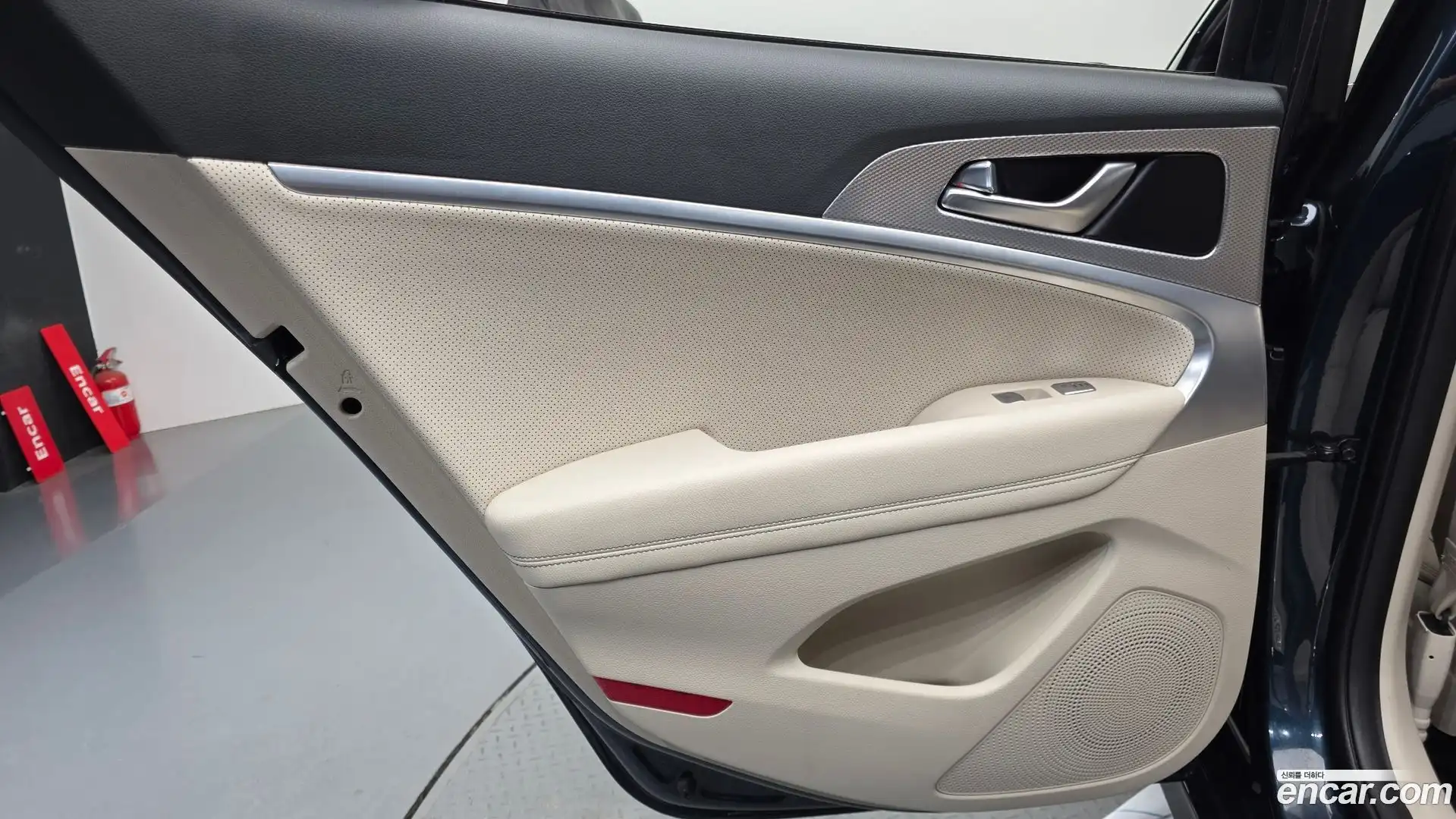 G70 Genesis 2021.11-INNER-035