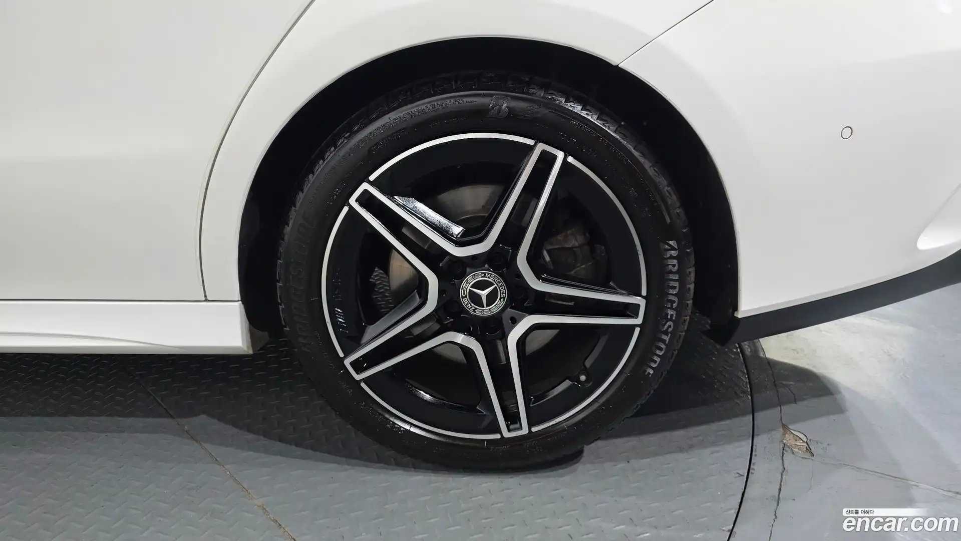 CLA-Class Mercedes-Benz 2021.5-OUTER-031
