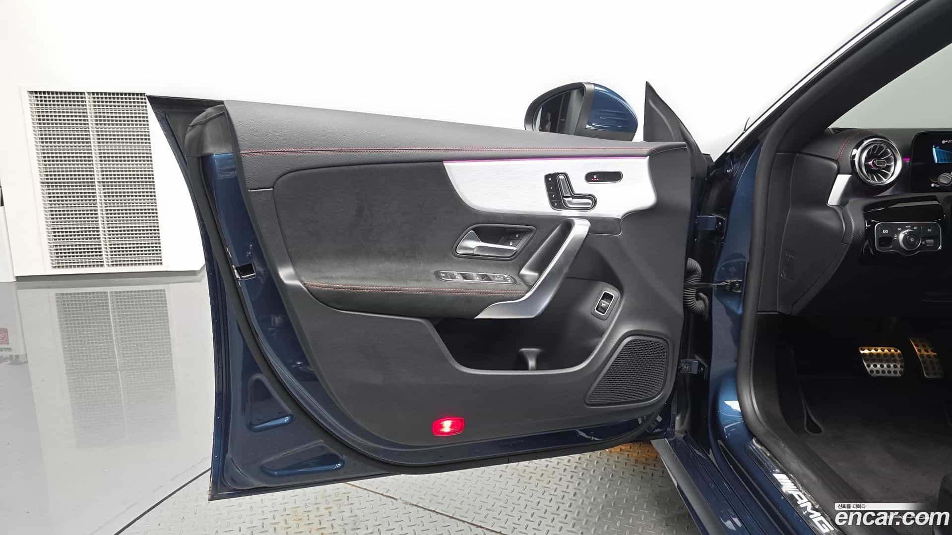 CLA-Class Mercedes-Benz 2021.6-INNER-034