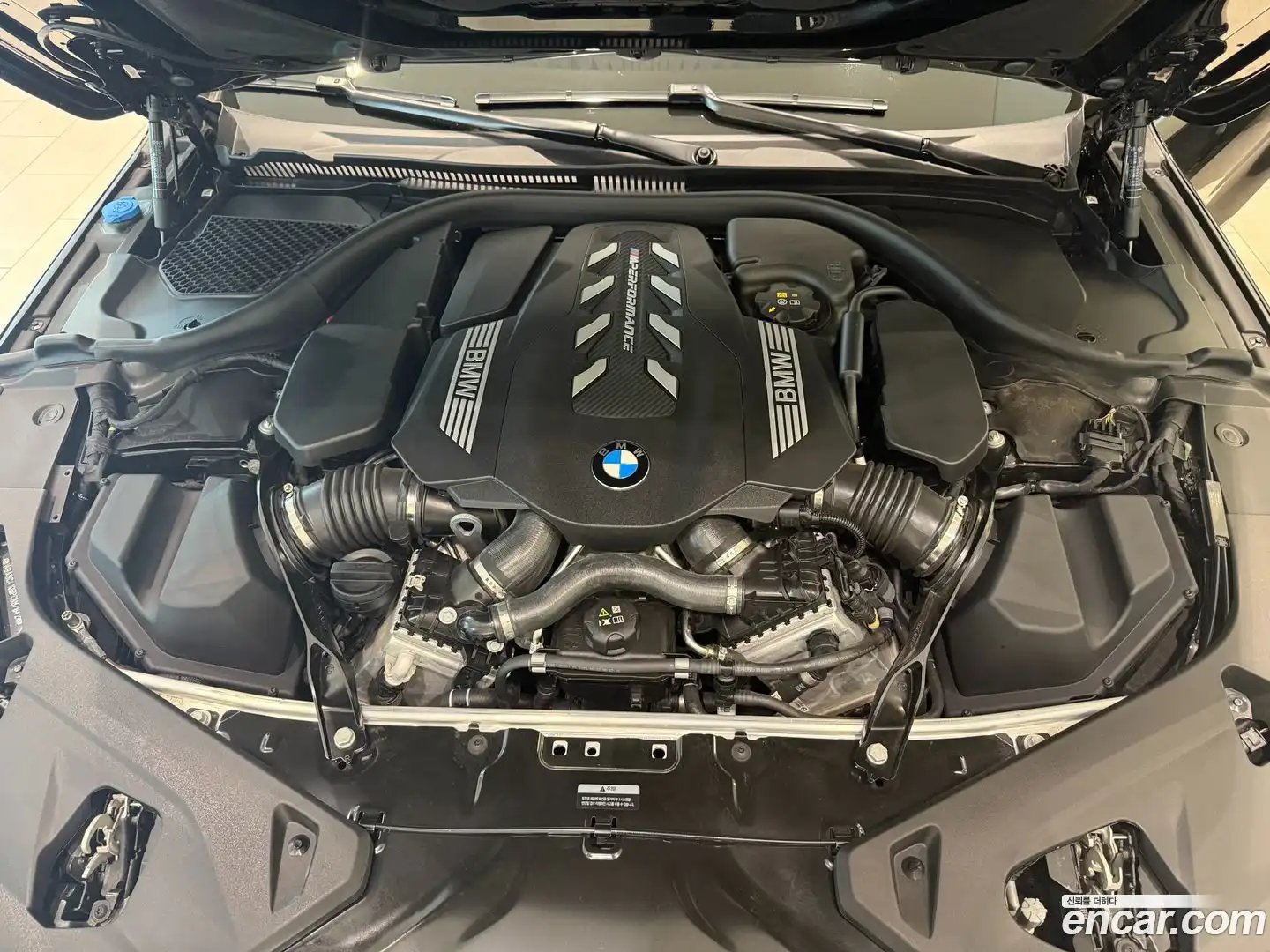 8-Series BMW 2023.8-OUTER-006