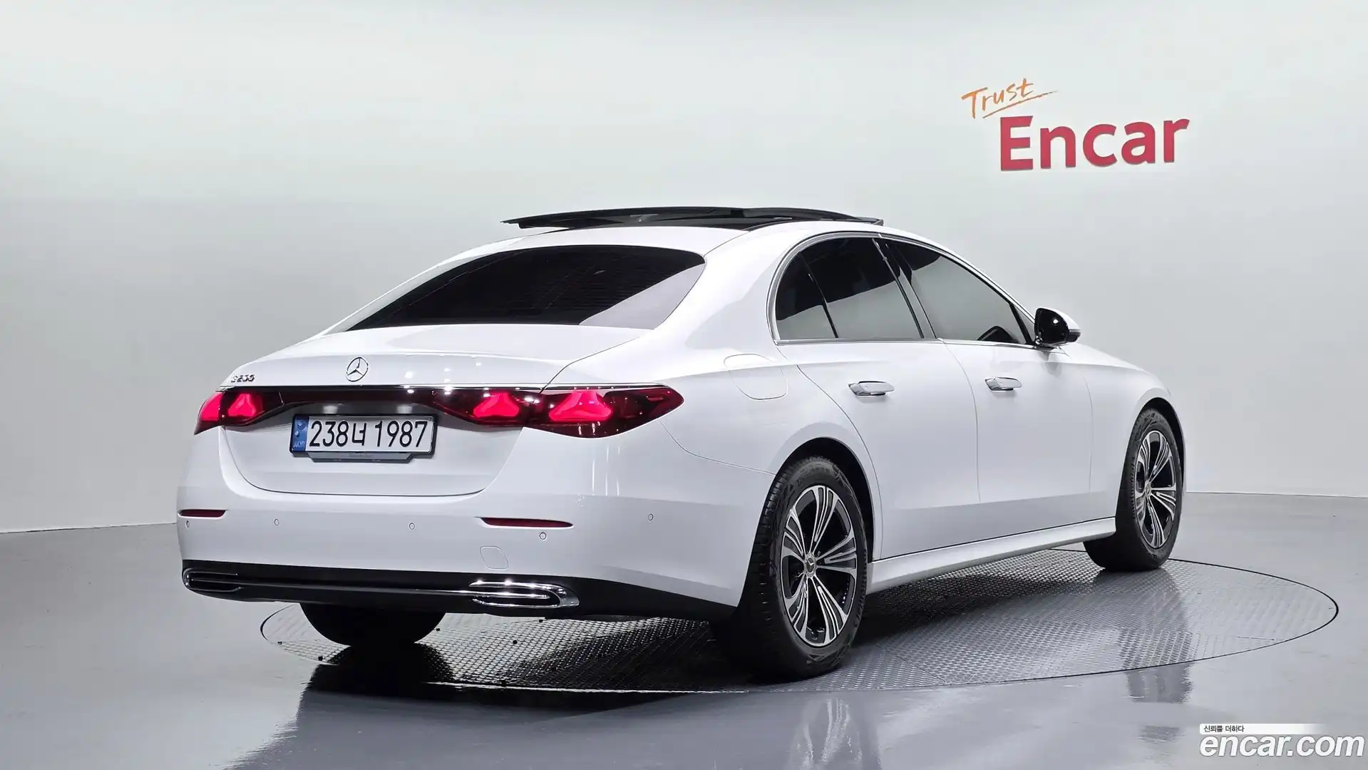E-Class Mercedes-Benz 2025.1-OUTER-002