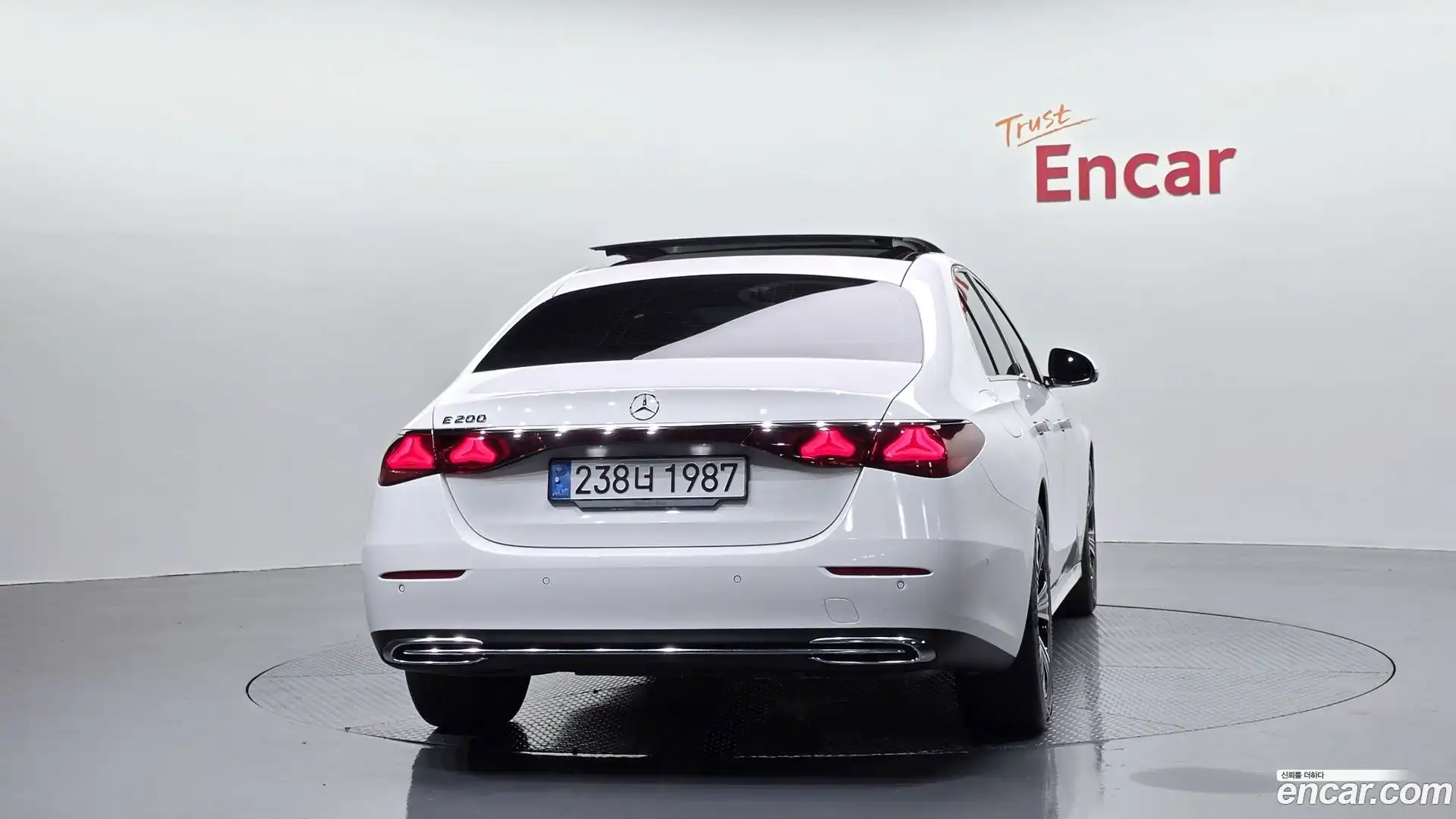 E-Class Mercedes-Benz 2025.1-OUTER-004