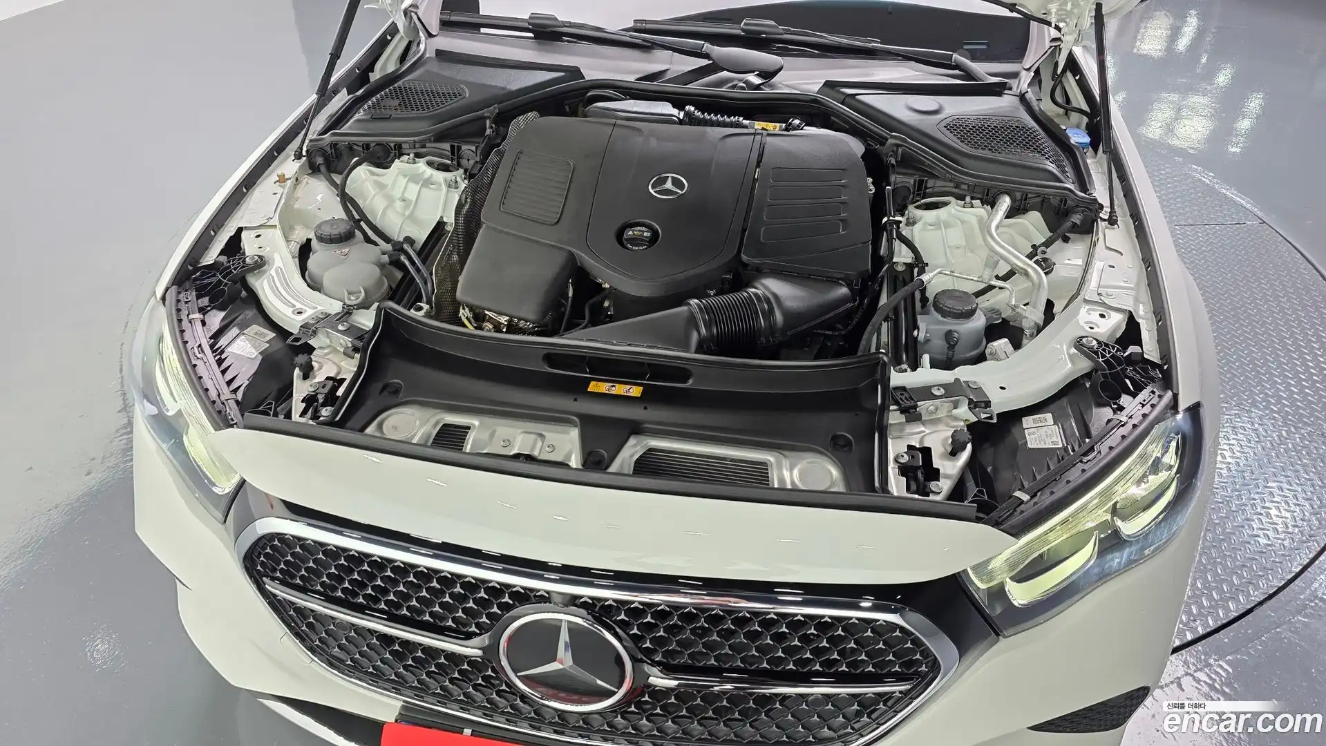 E-Class Mercedes-Benz 2025.1-OUTER-006