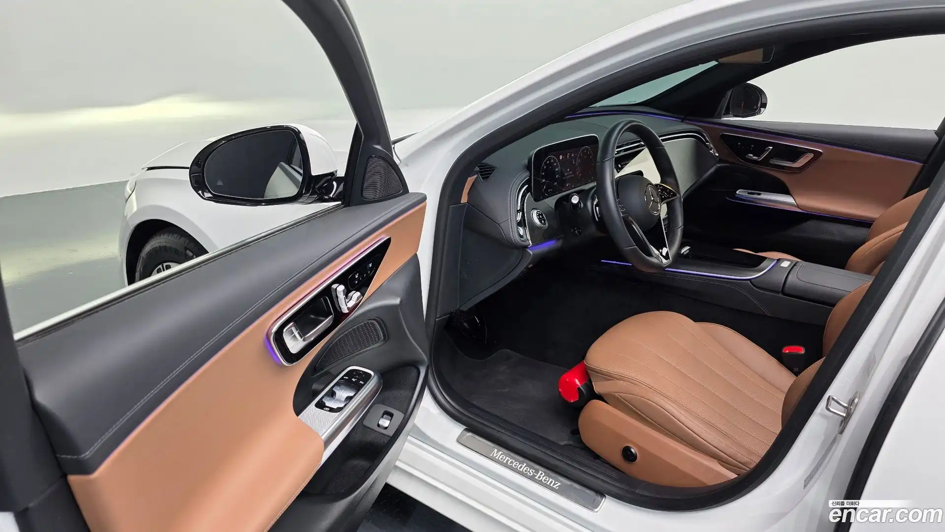 E-Class Mercedes-Benz 2025.1-INNER-010