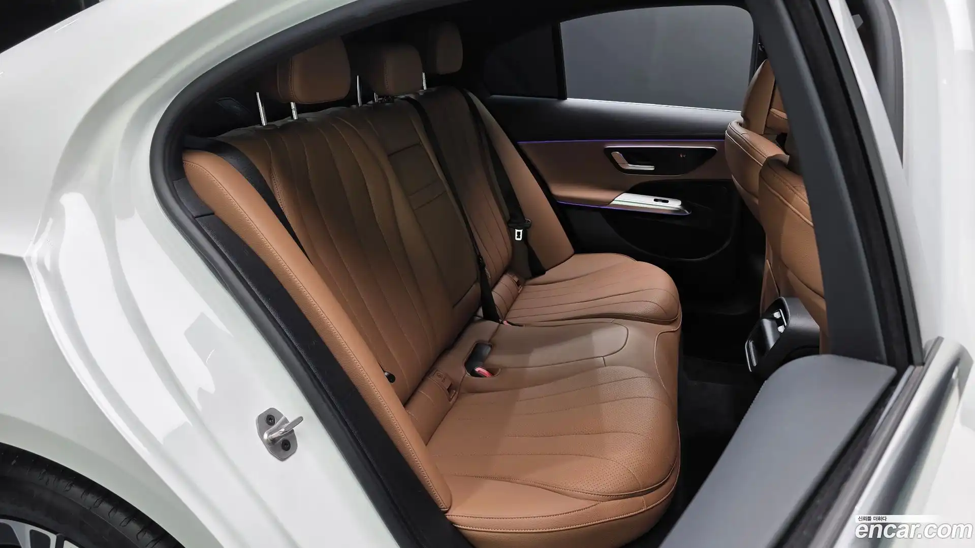 E-Class Mercedes-Benz 2025.1-OPTION-015