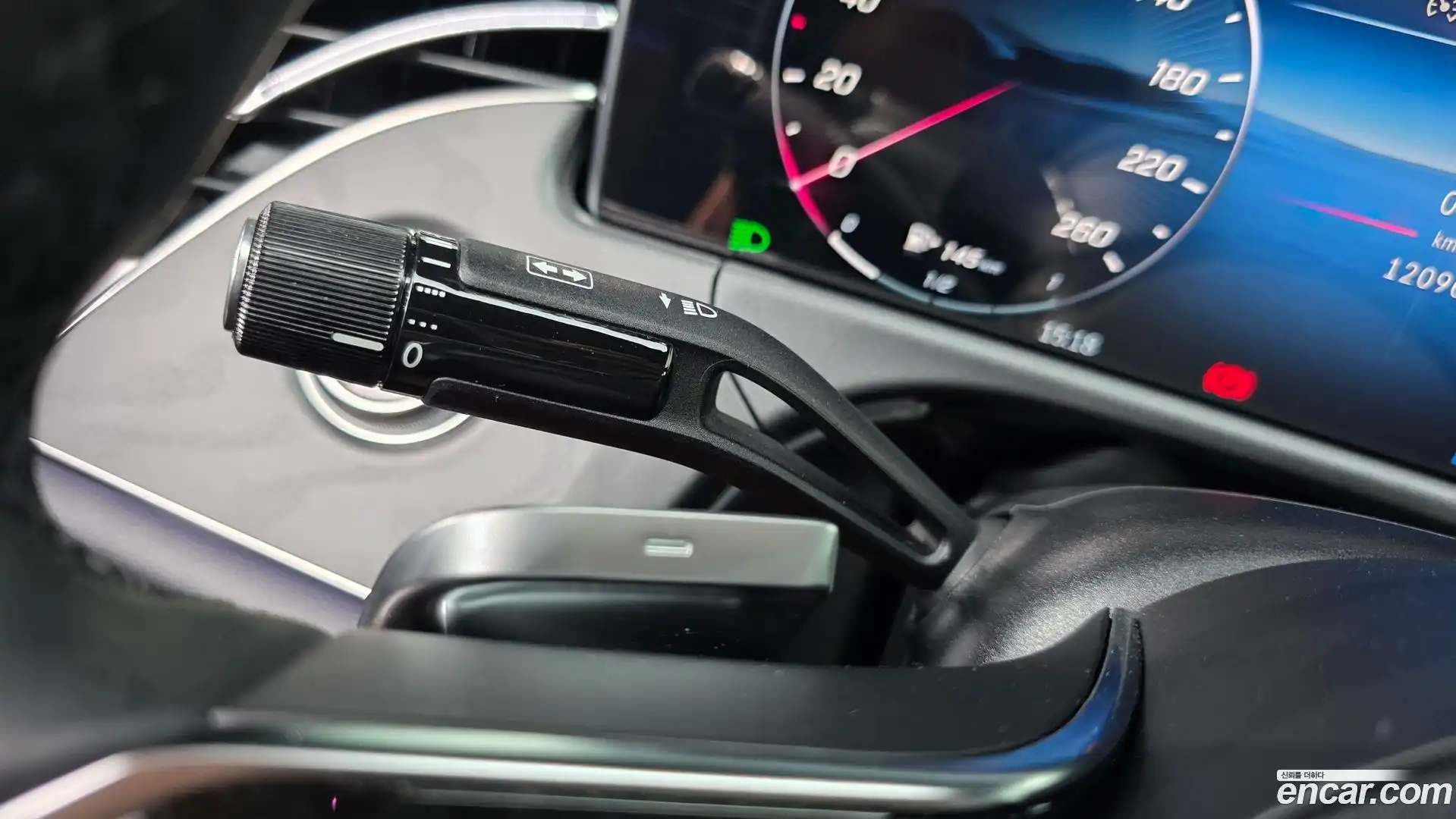 E-Class Mercedes-Benz 2025.1-OPTION-041