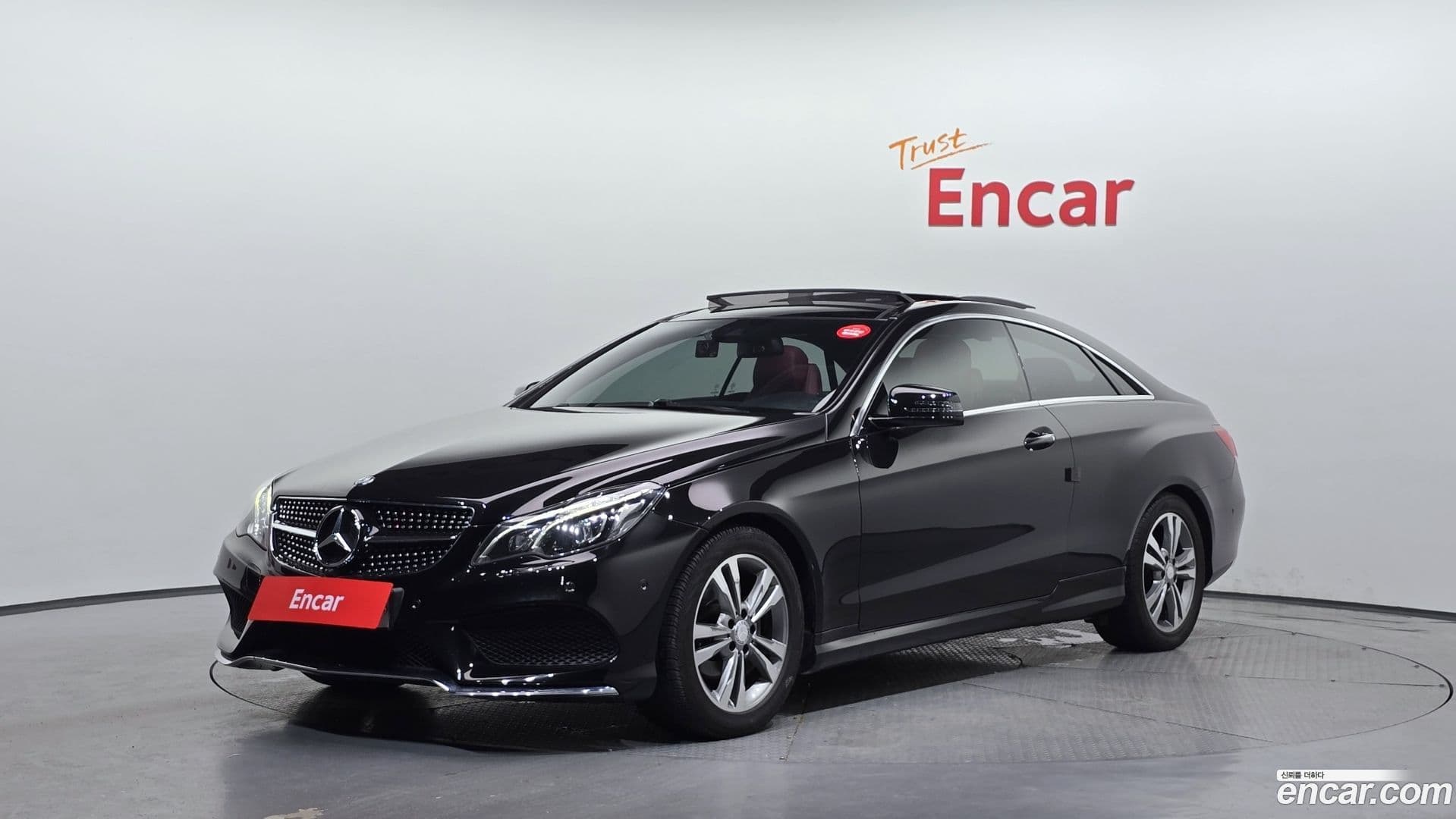 Main__Slider__Photo:E-Class Mercedes-Benz 2015.8-0