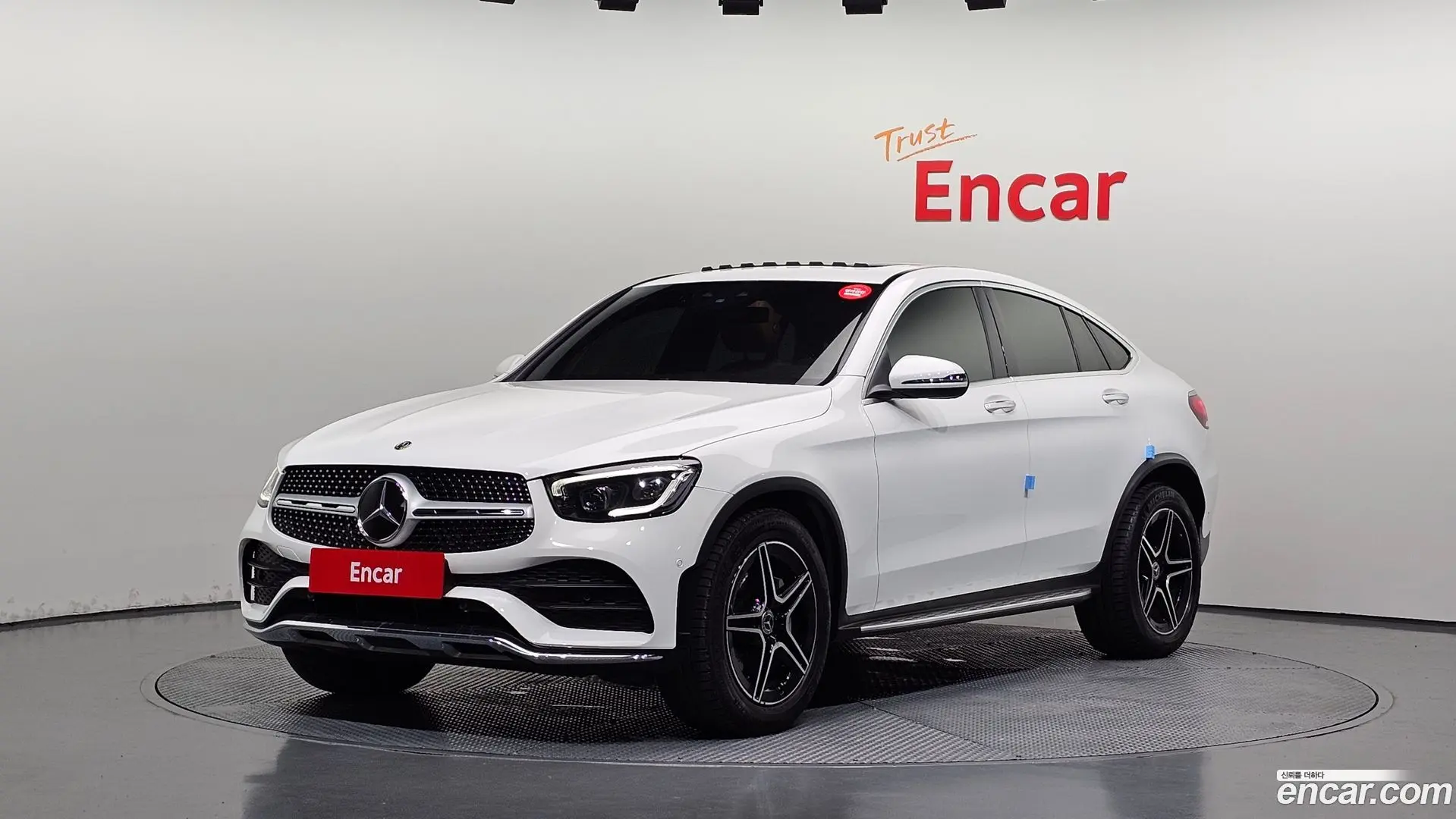 Main__Slider__Photo:GLC-Class Mercedes-Benz 2020.3-0