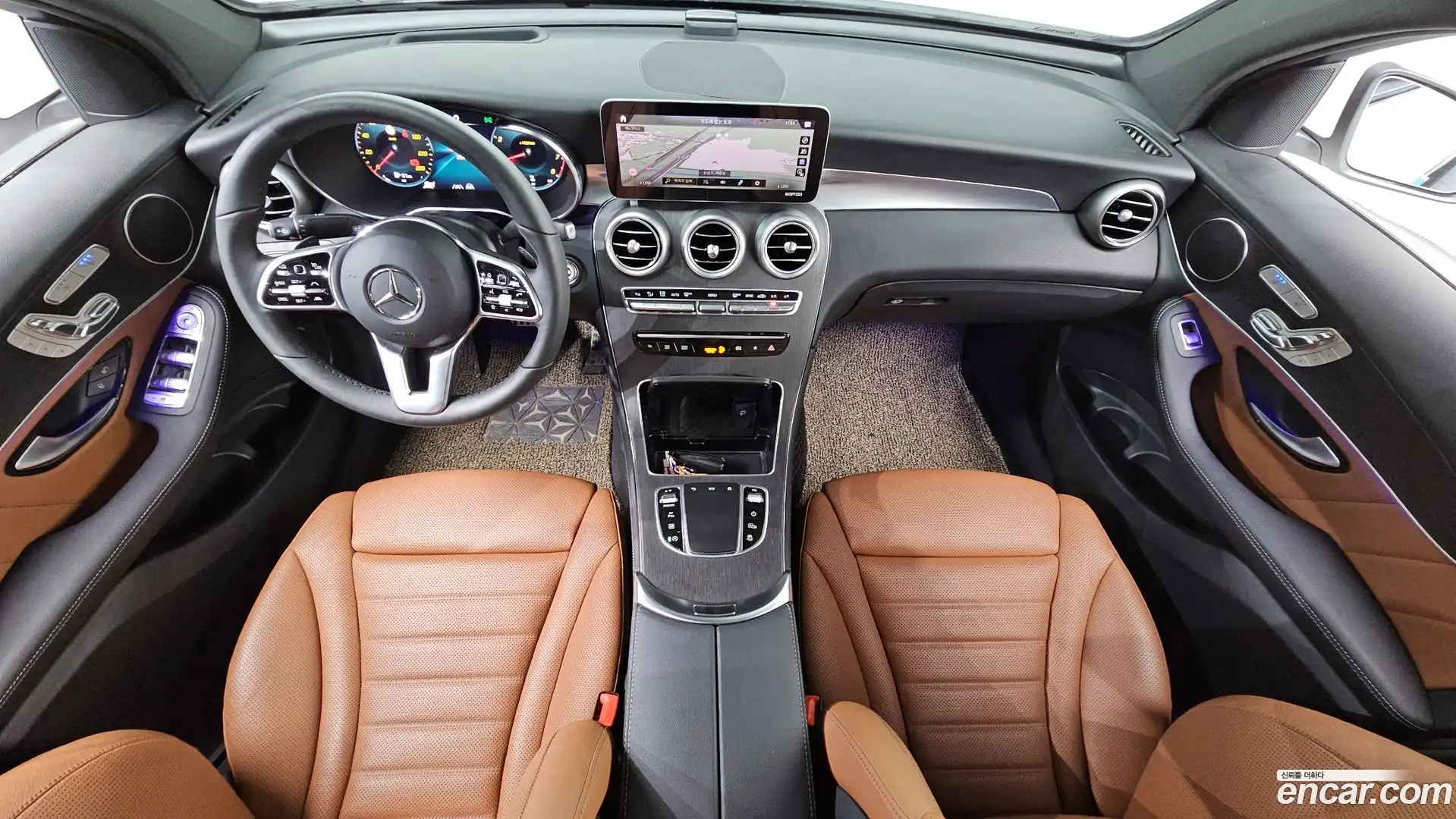 GLC-Class Mercedes-Benz 2020.3-INNER-007