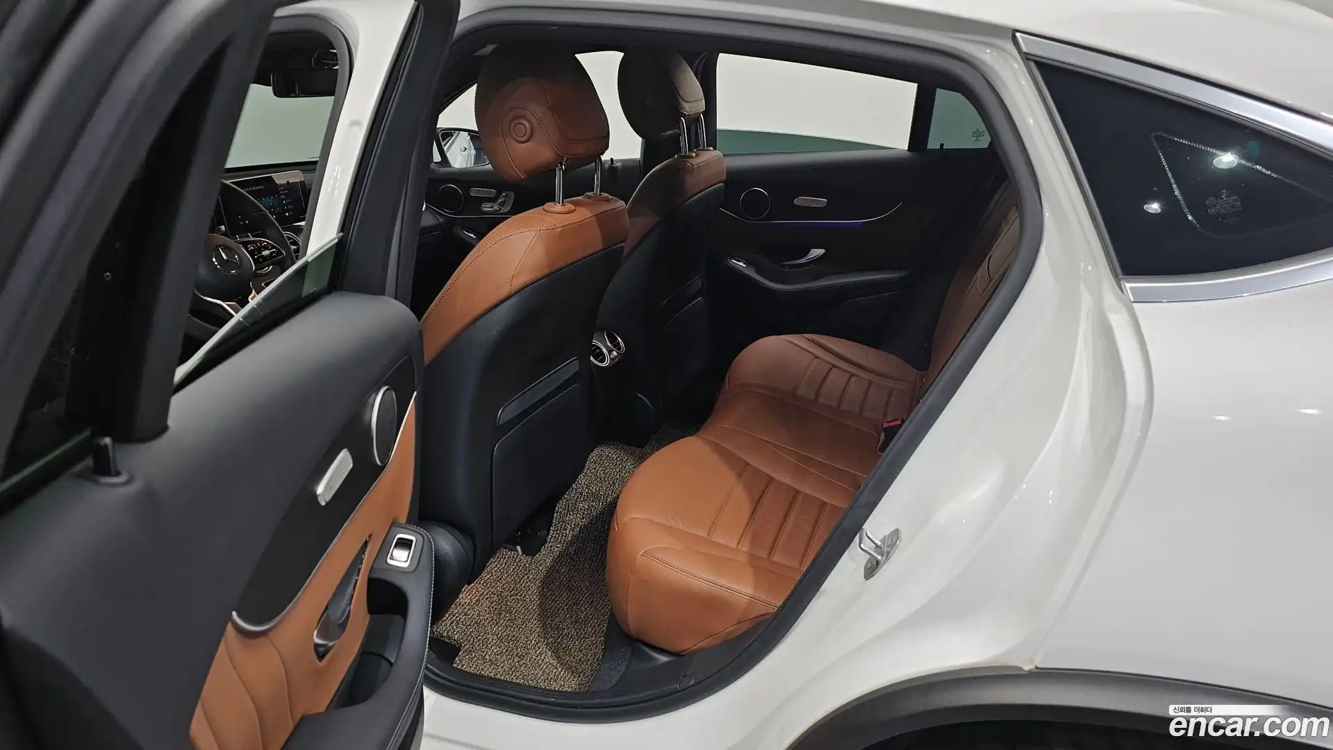 GLC-Class Mercedes-Benz 2020.3-OPTION-016