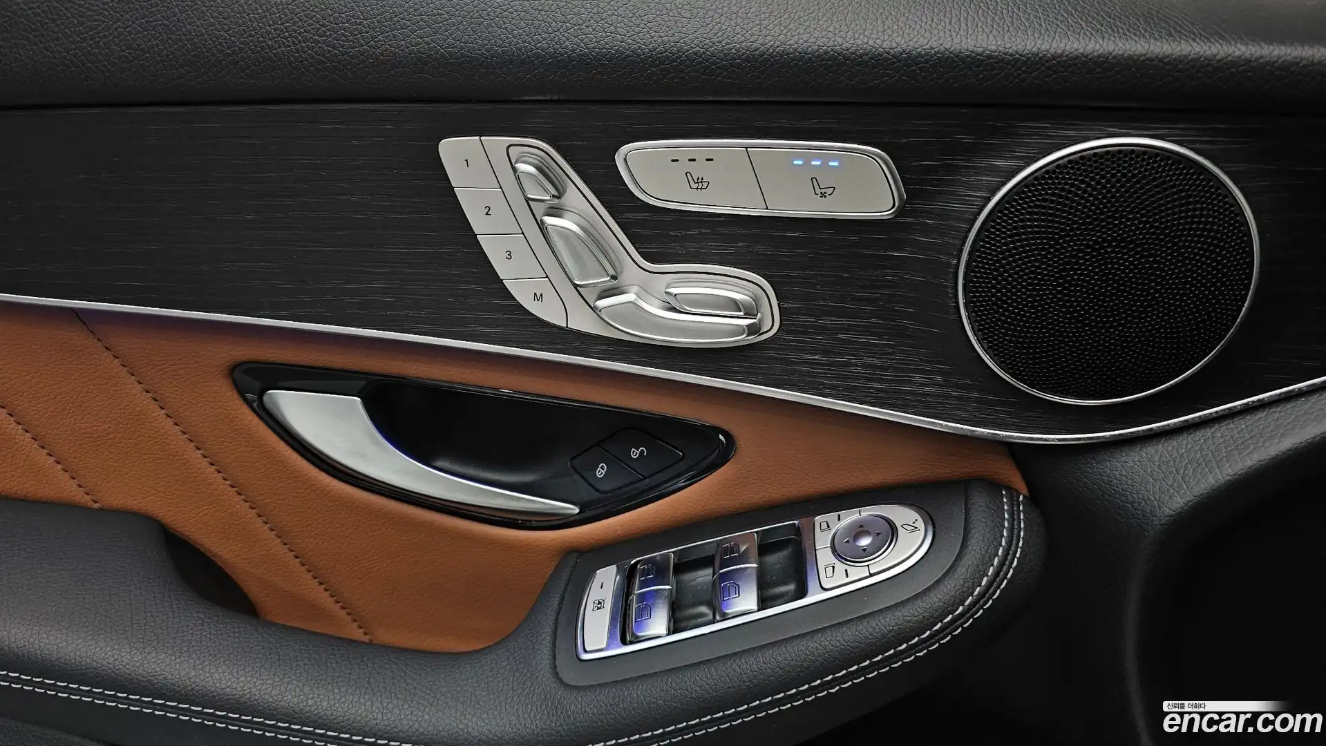GLC-Class Mercedes-Benz 2020.3-OPTION-017
